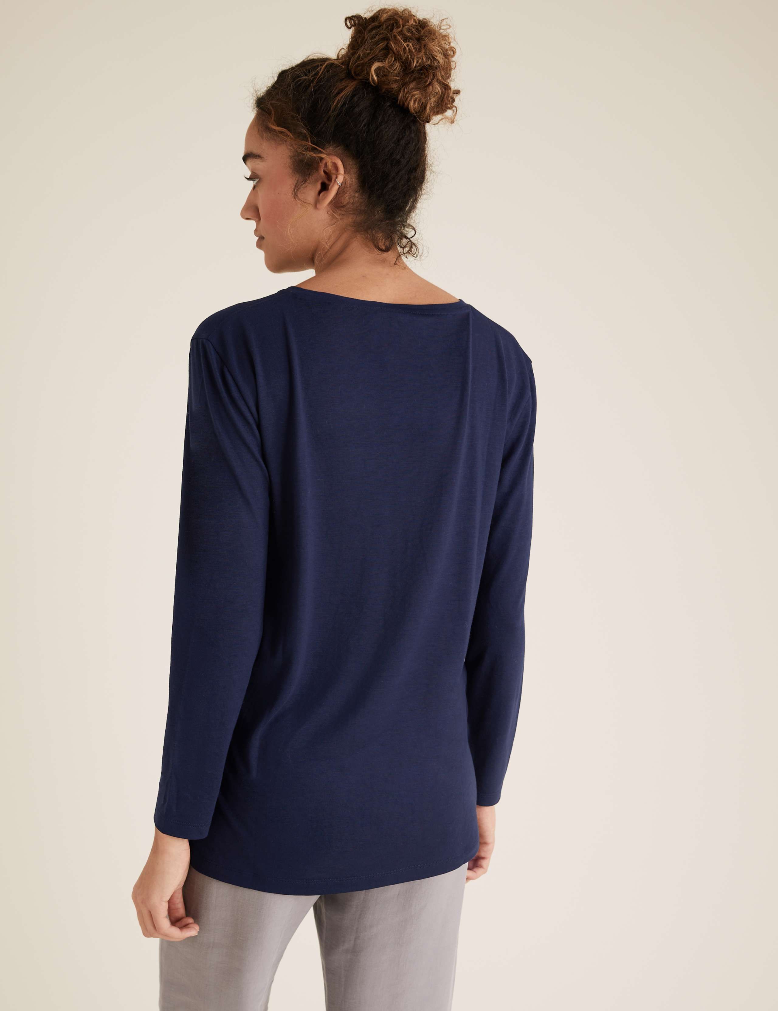 Crew Neck Relaxed Long Sleeve Longline Top 3 of 3