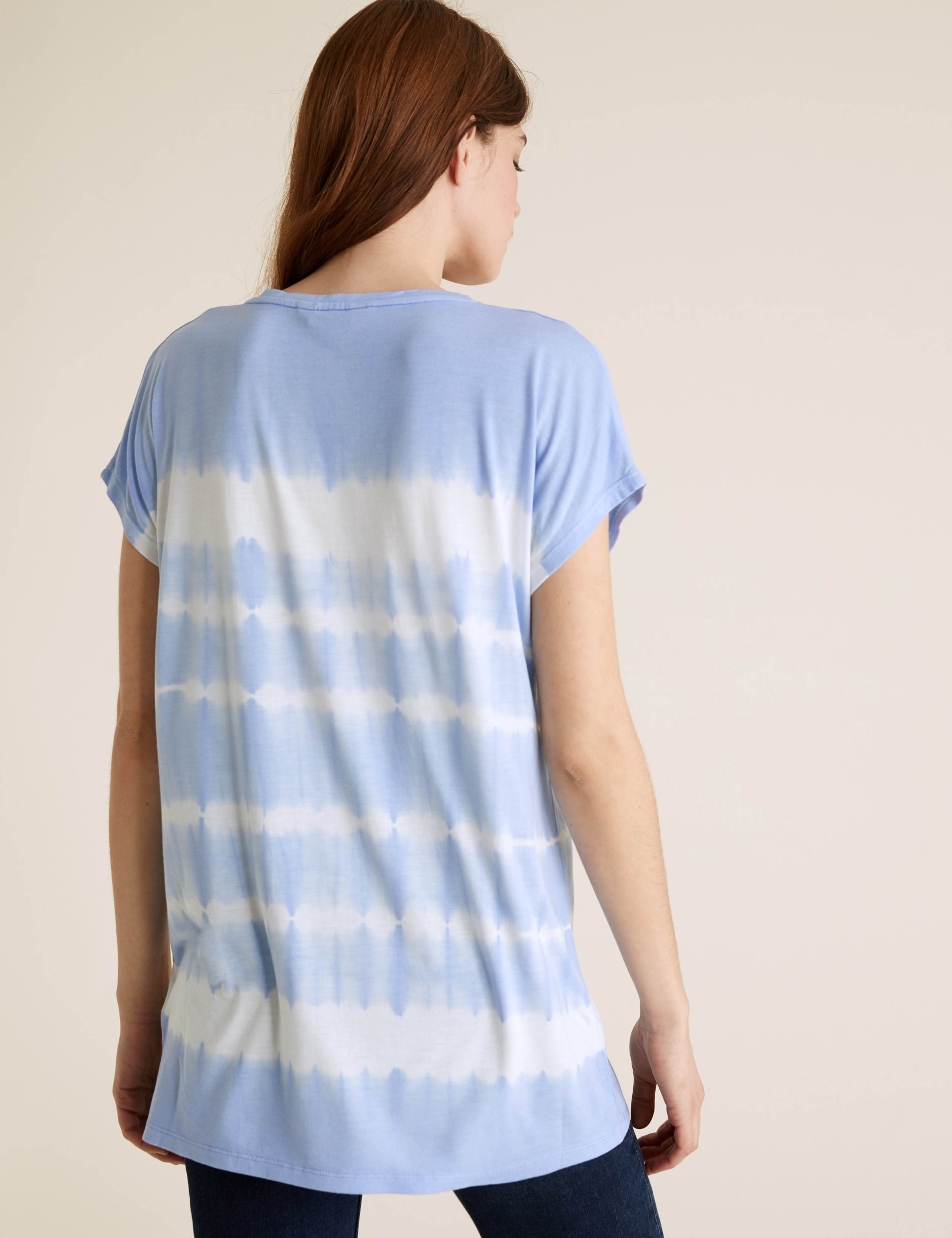 Tie-Dye V-Neck Relaxed Longline T-Shirt 4 of 4