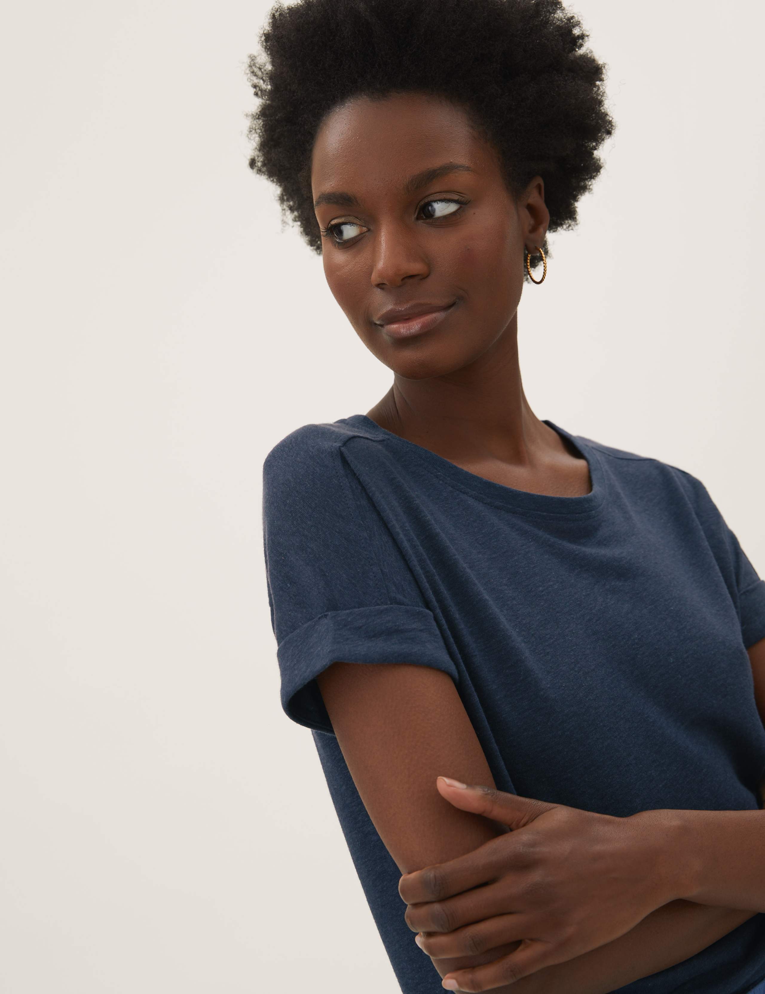 Linen Crew Neck Straight Fit T-Shirt 3 of 4