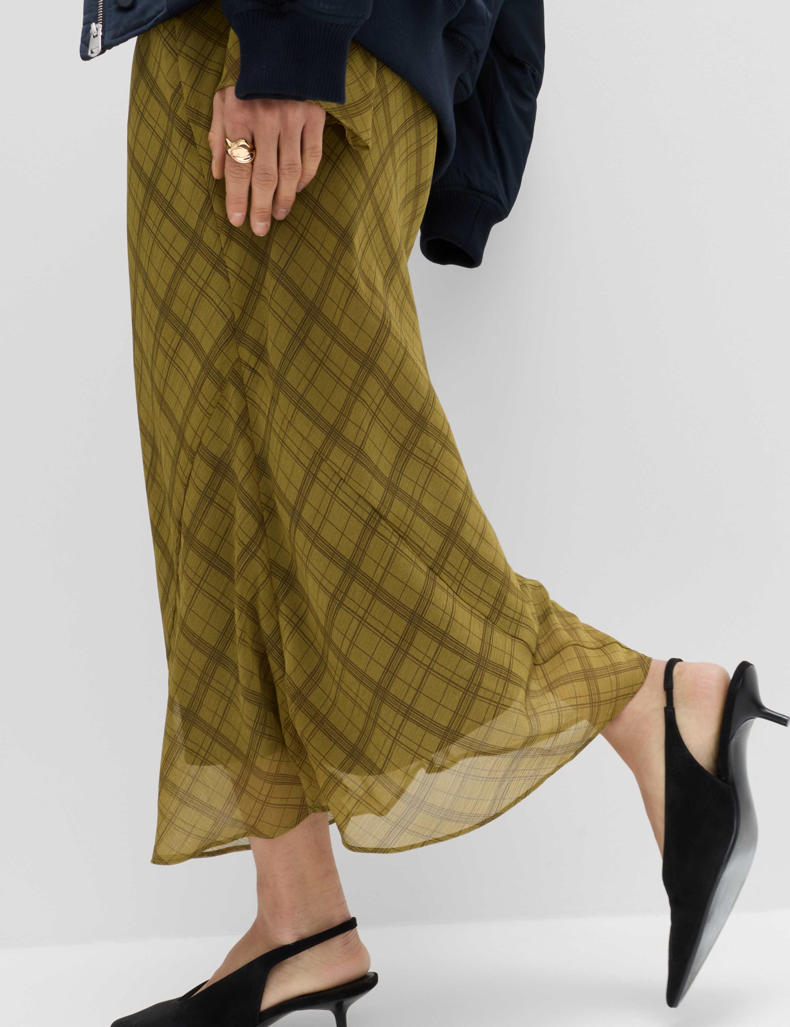 Checked Scoop Neck Long Sleeve Midaxi Column Dress 4 of 6