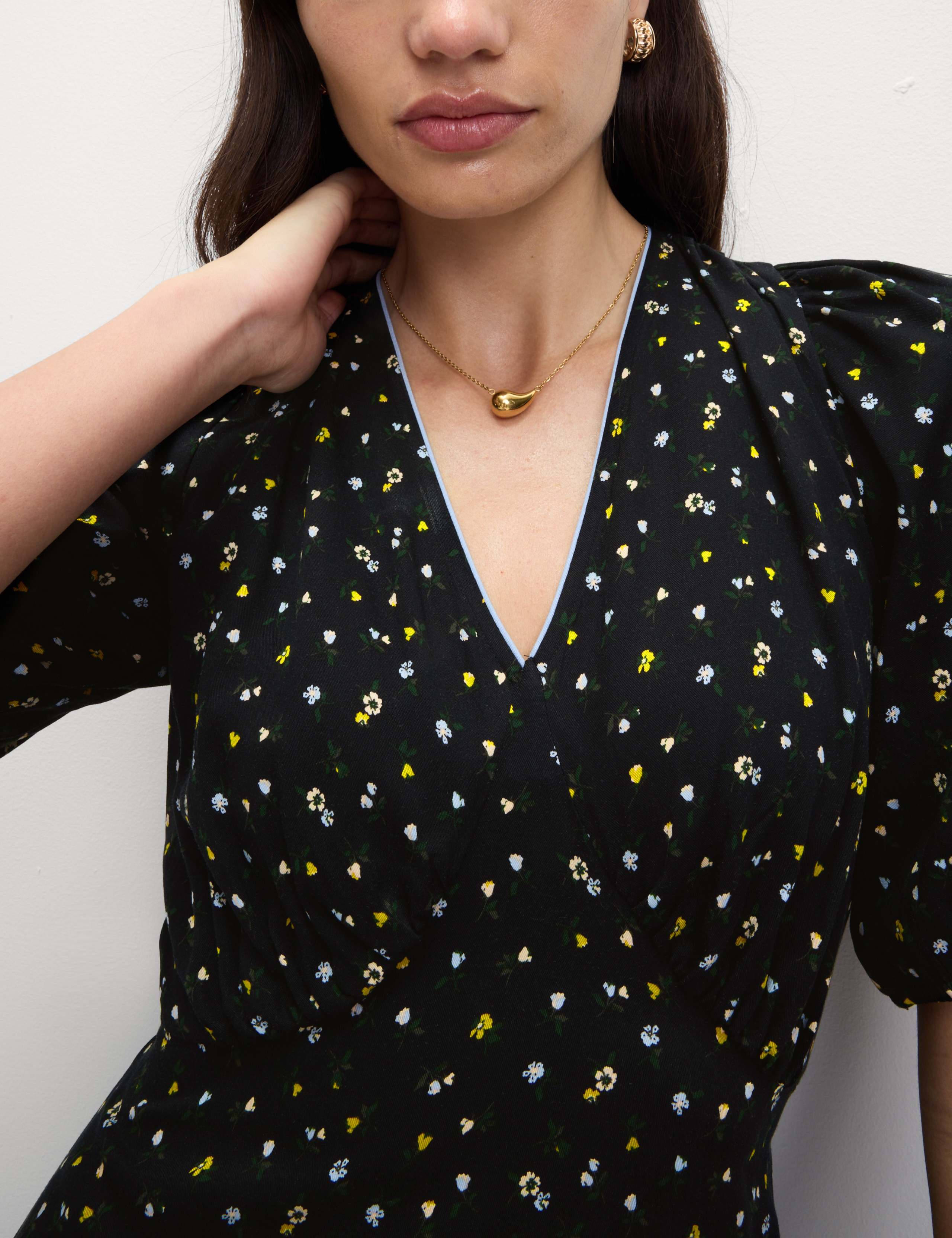 Ditsy Floral V-Neck Mini Tea Dress 4 of 5