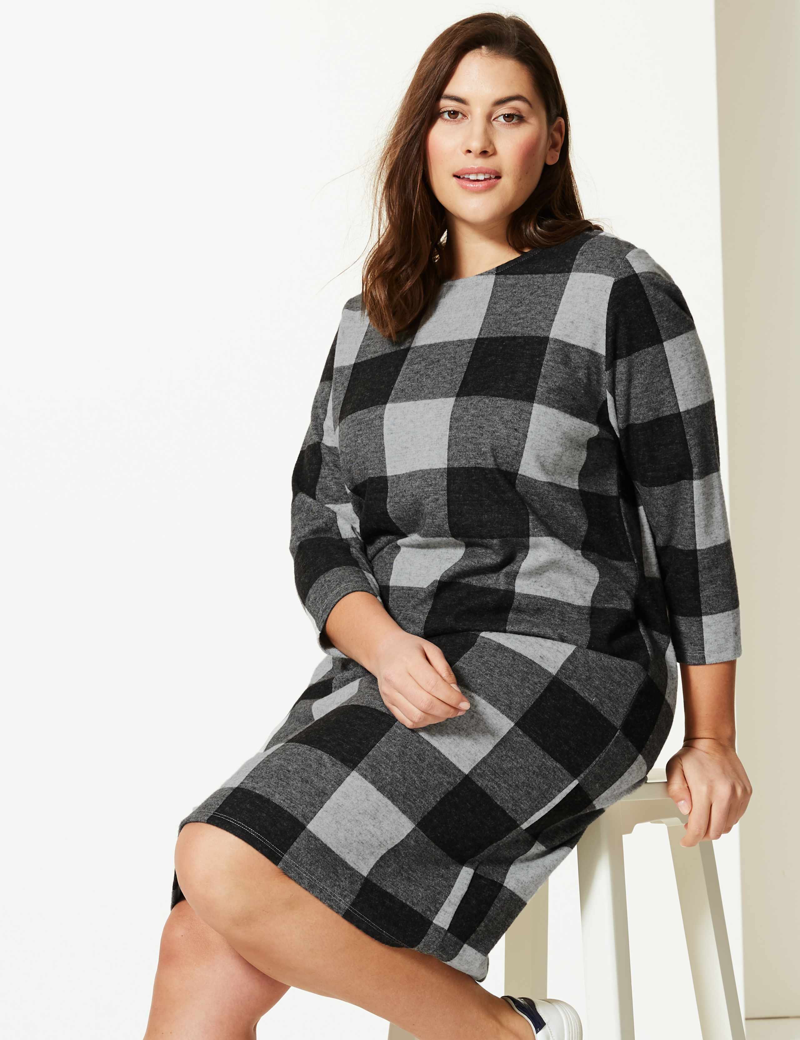 CURVE Checked 3/4 Sleeve Shift Dress 3 of 4