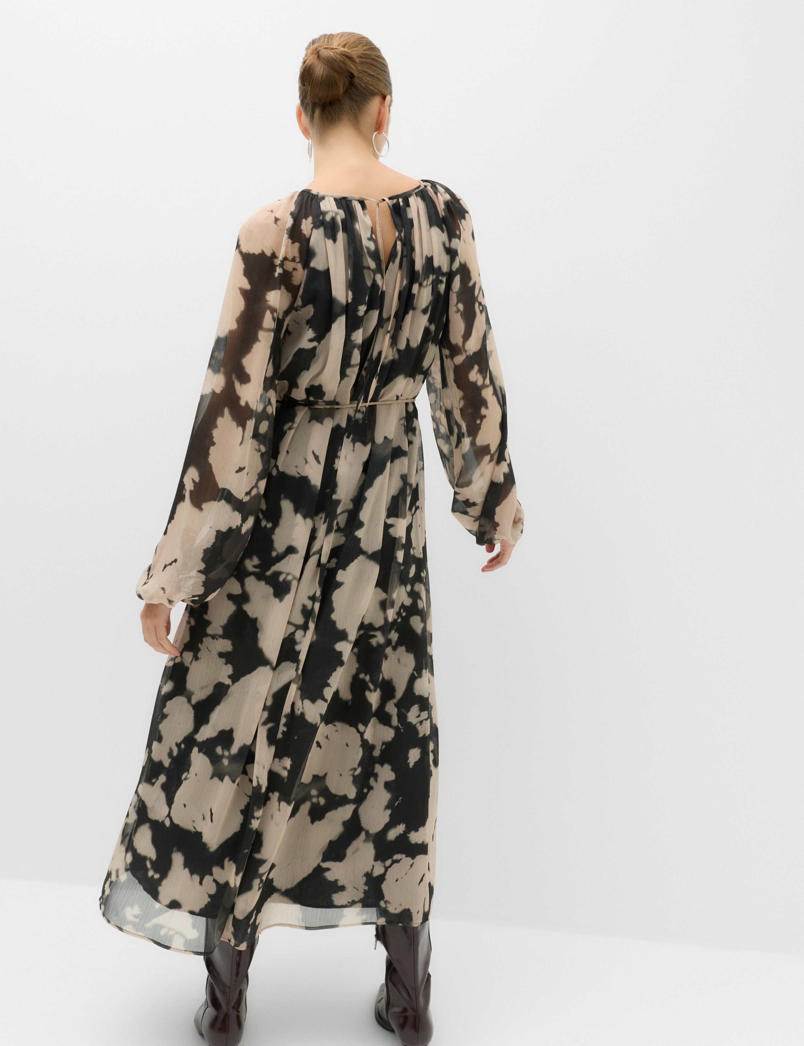 Chiffon Printed Tie Neck Midi Relaxed Dress 4 of 6