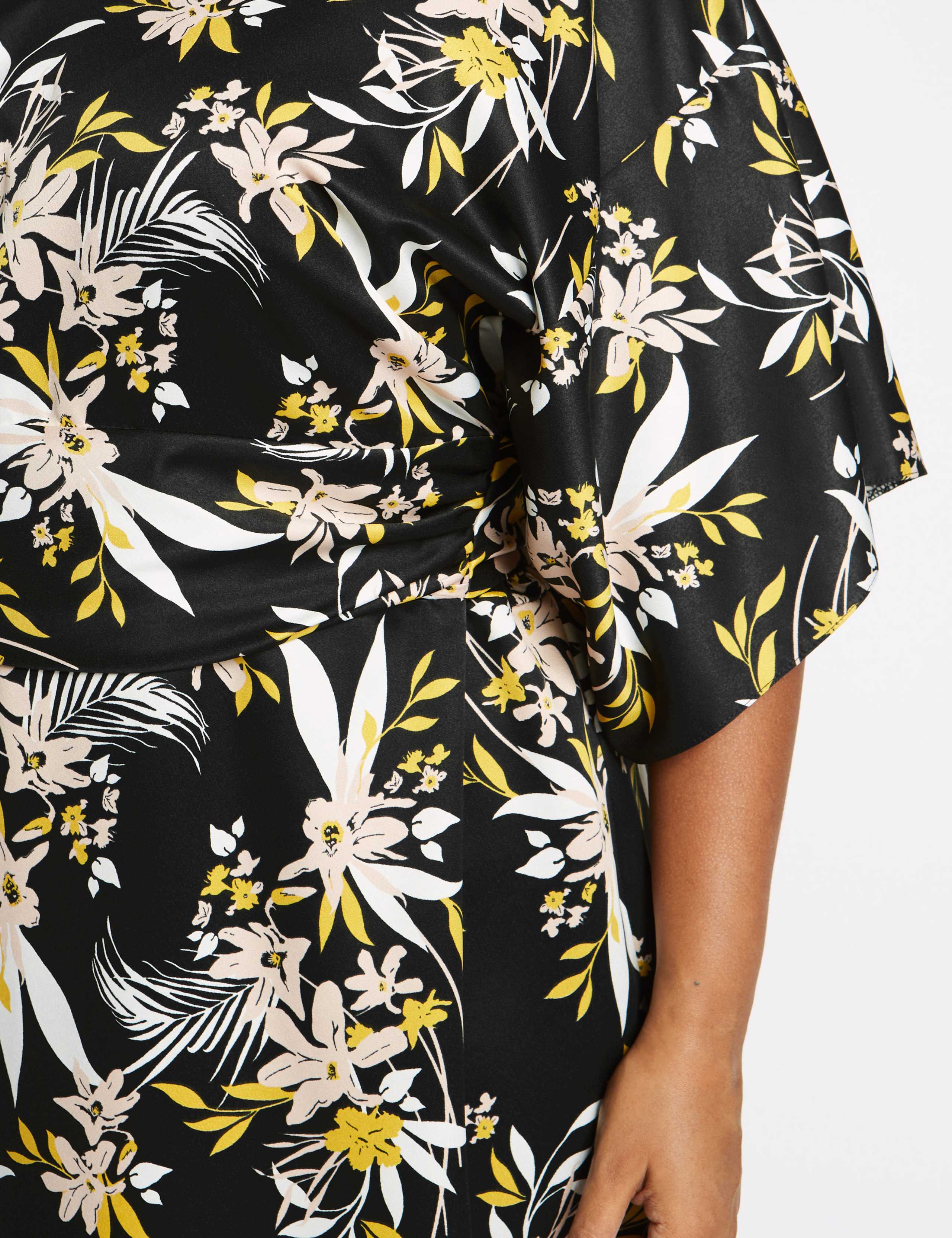 CURVE Floral Print Midi Dress 5 of 5