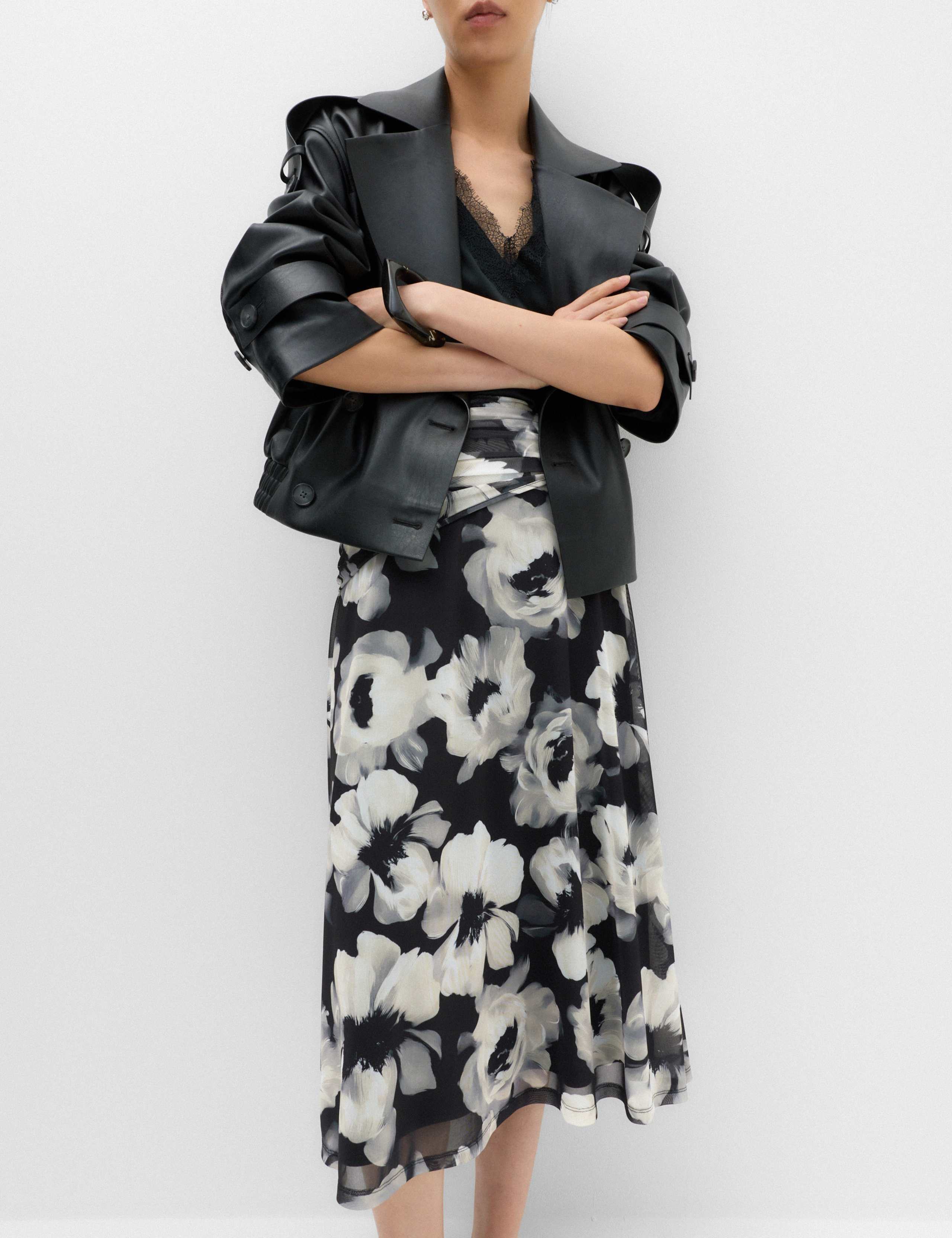 Mesh Floral Ruched Midi Skirt 6 of 6