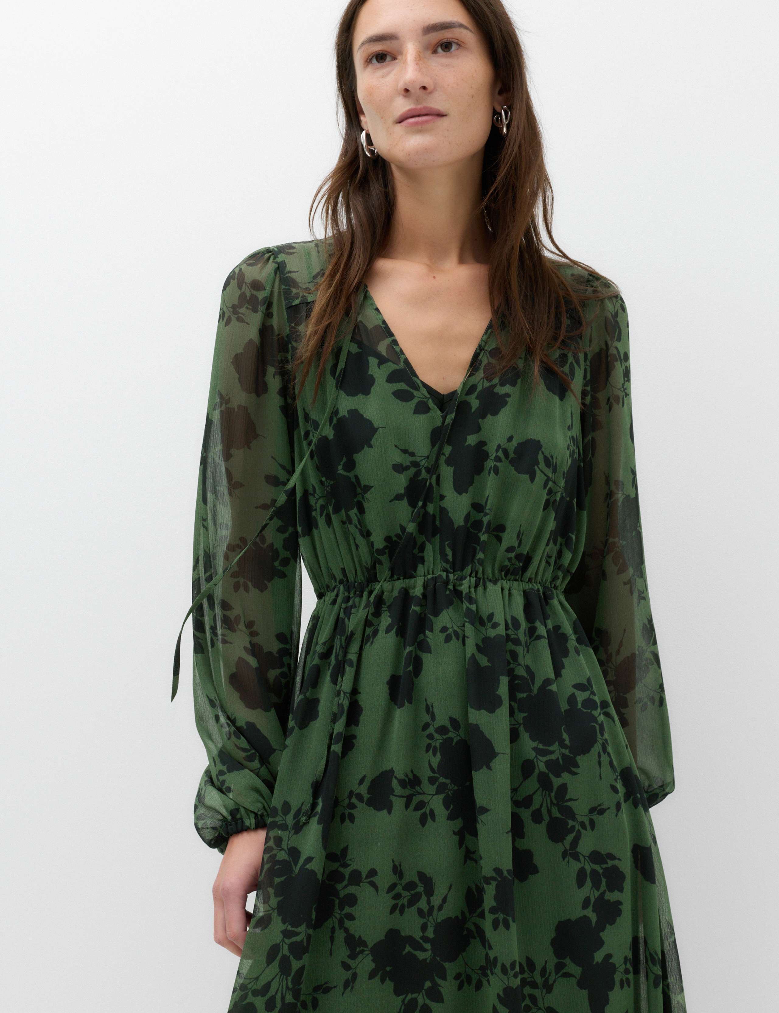 Chiffon Floral V Neck Midaxi Waisted Dress 3 of 7