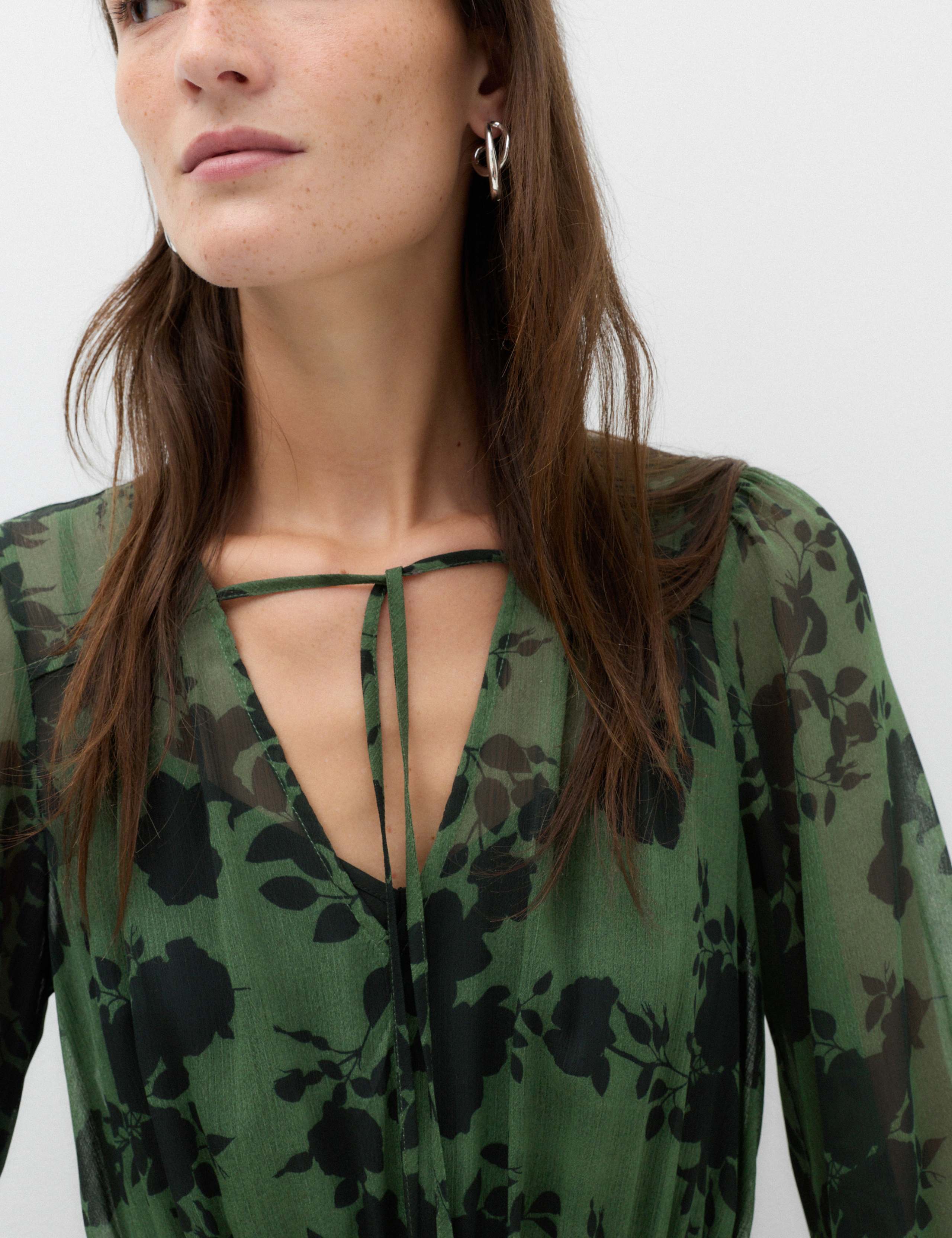 Chiffon Floral V Neck Midaxi Waisted Dress 5 of 7