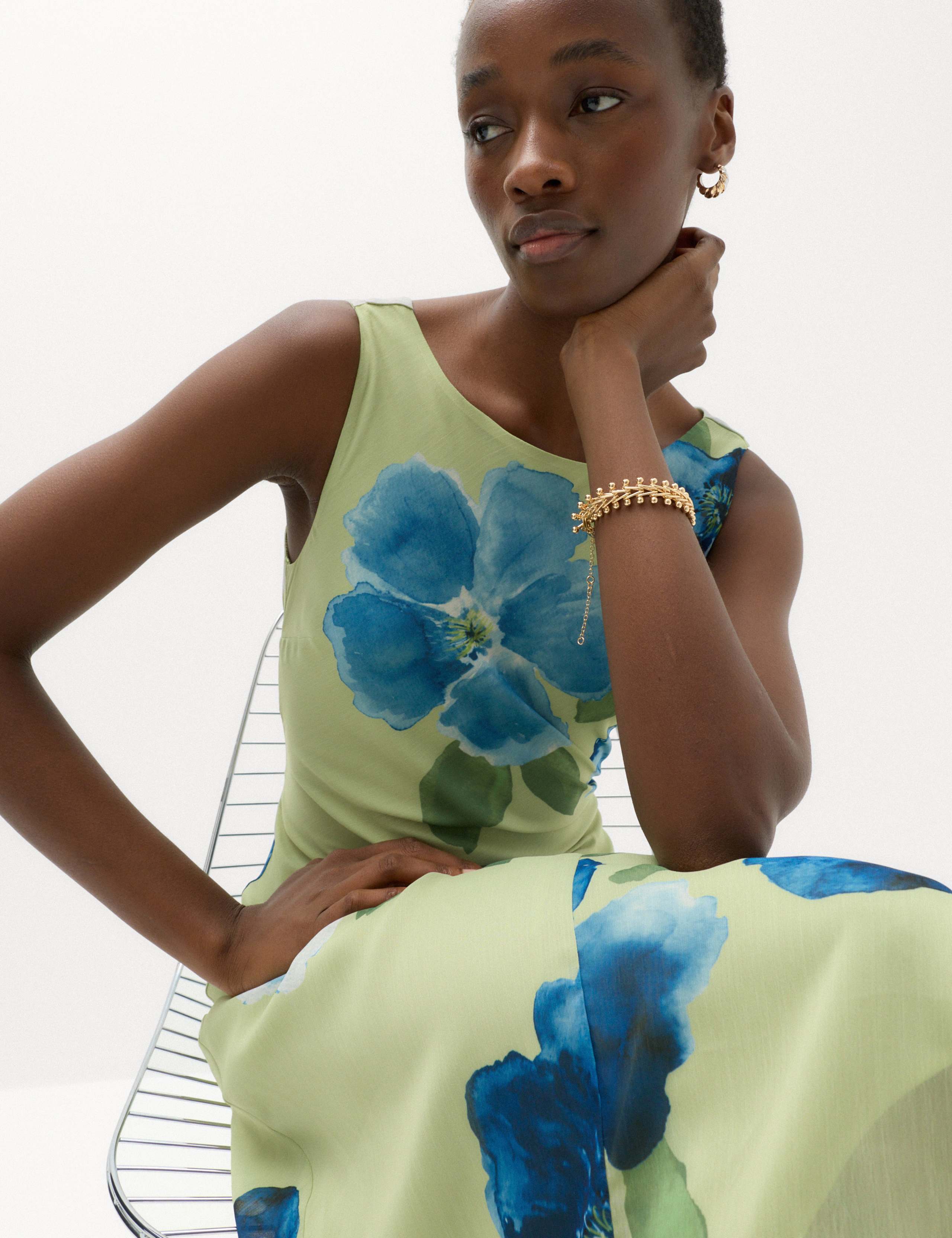 Floral Round Neck Midi Column Dress 7 of 7