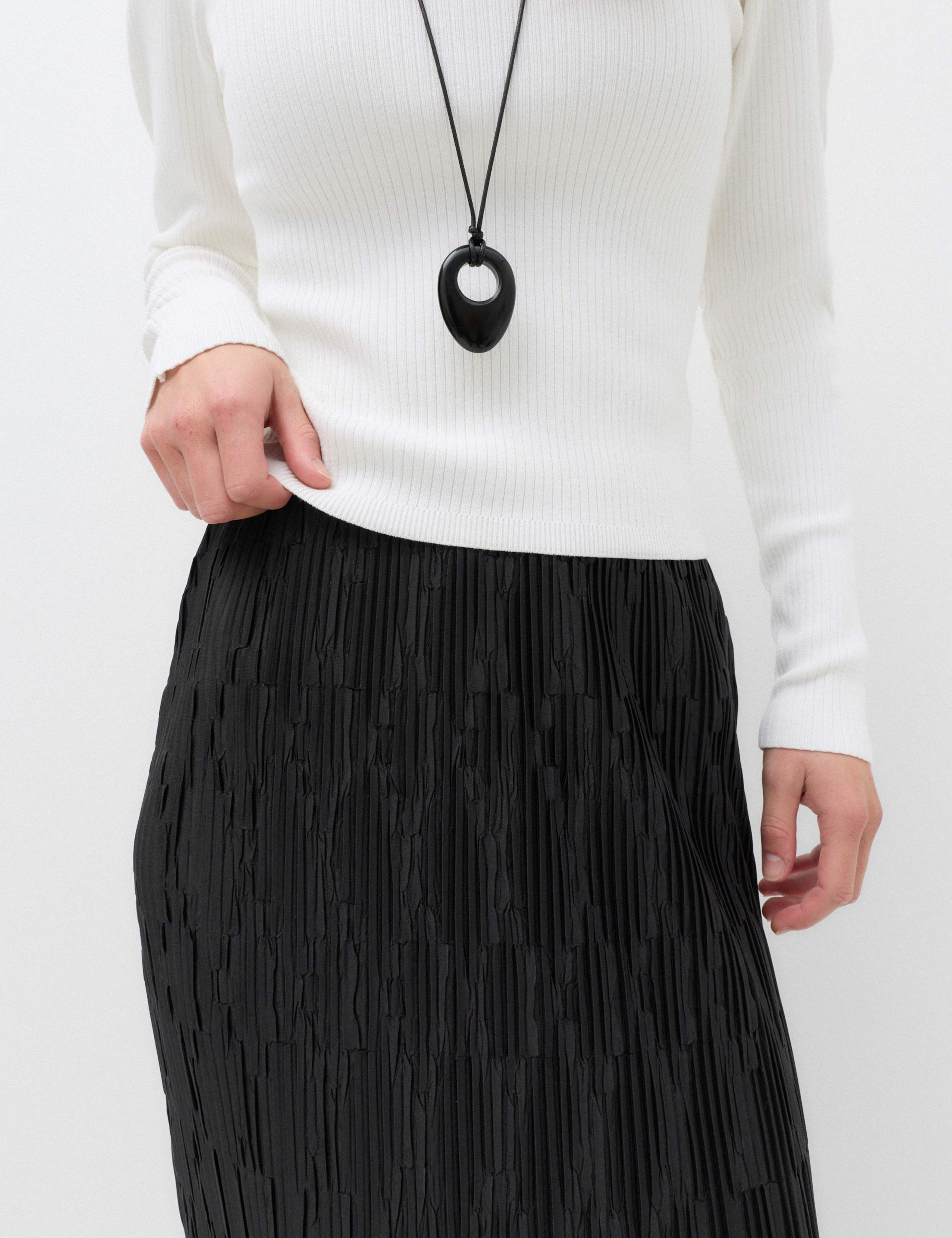 Plisse Midi Column Skirt 3 of 6