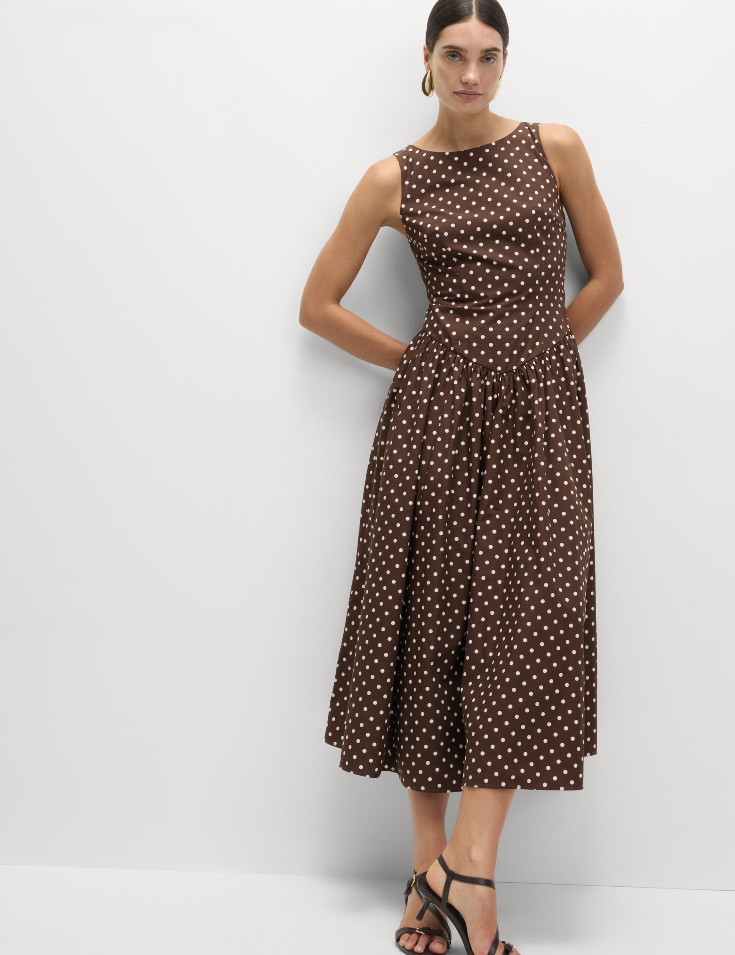 Polka Dot Round Neck Midaxi Waisted Dress 3 of 5