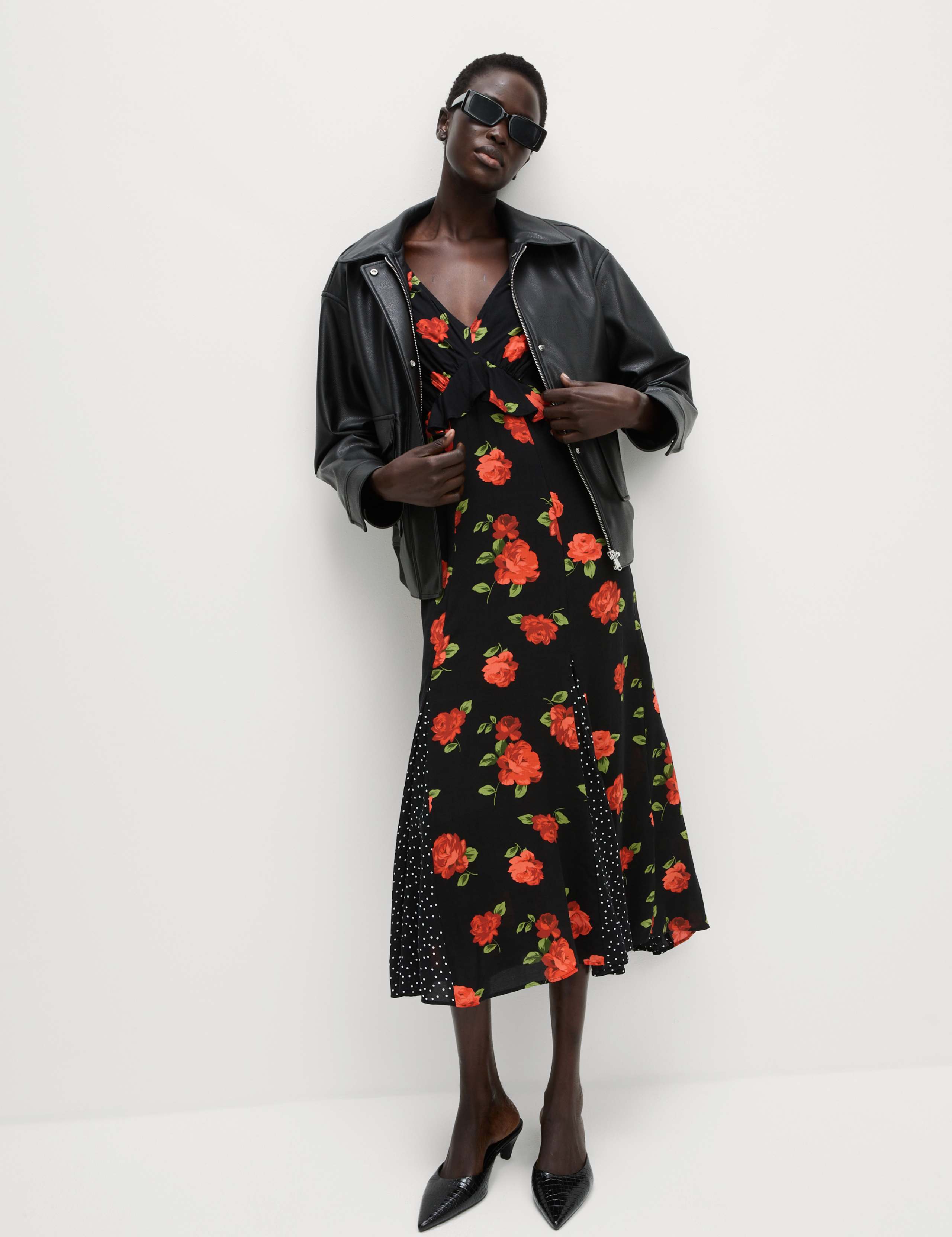 Floral Print Pleat Detail Midi Tea Dress 4 of 5