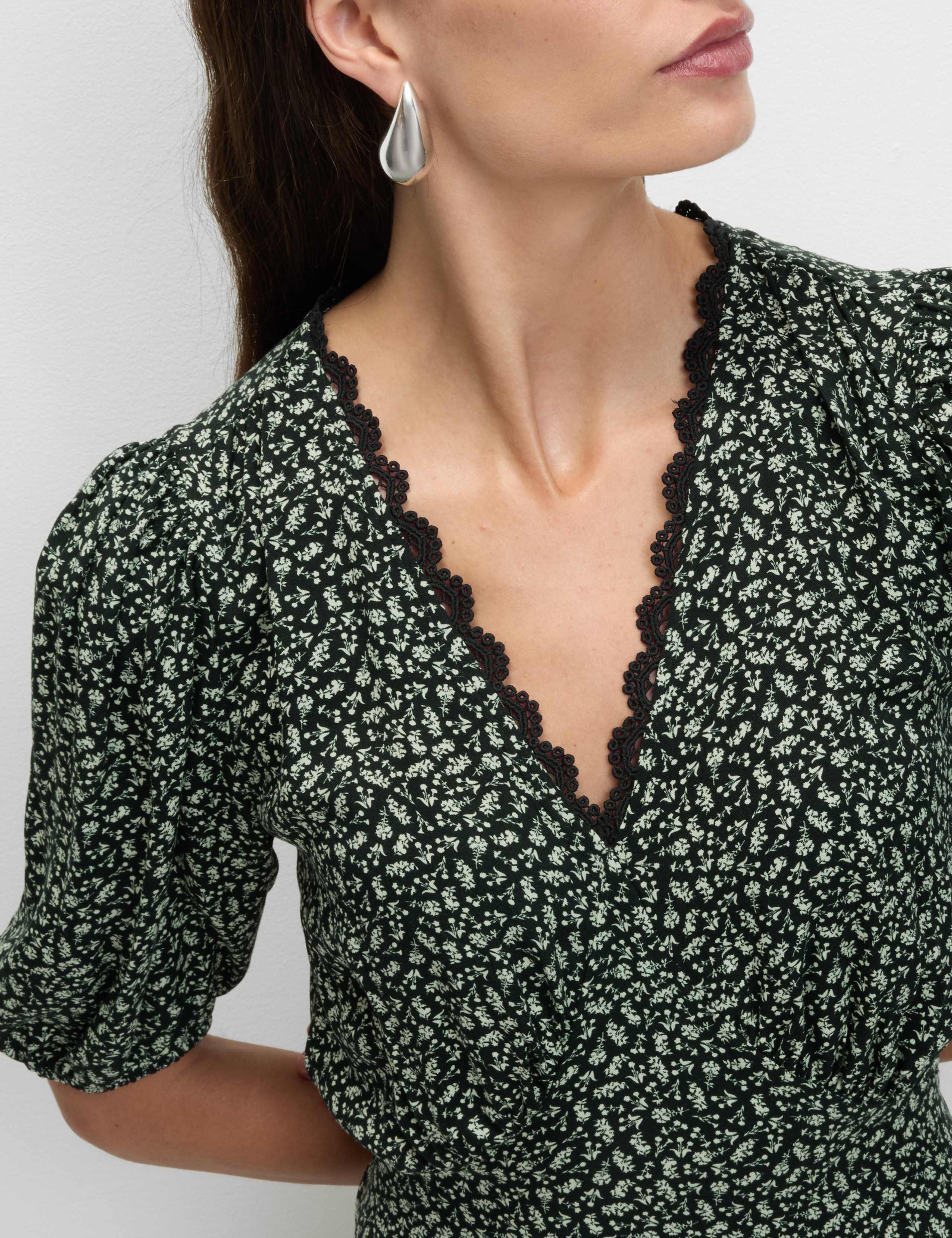 Printed V-Neck Midi Tea Dress 4 of 6