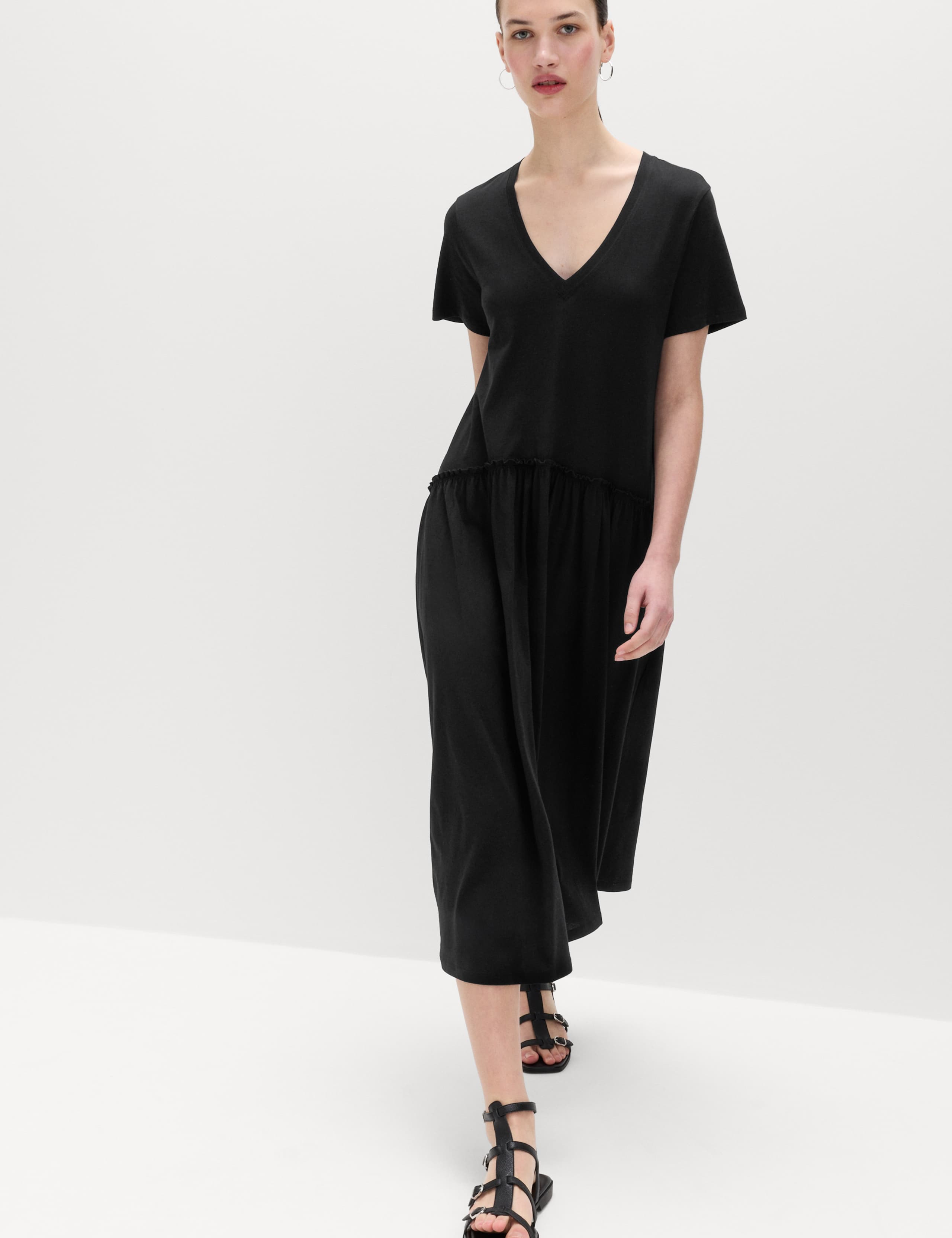 Jersey V-Neck Midi Drop Waist Dress 4 of 5
