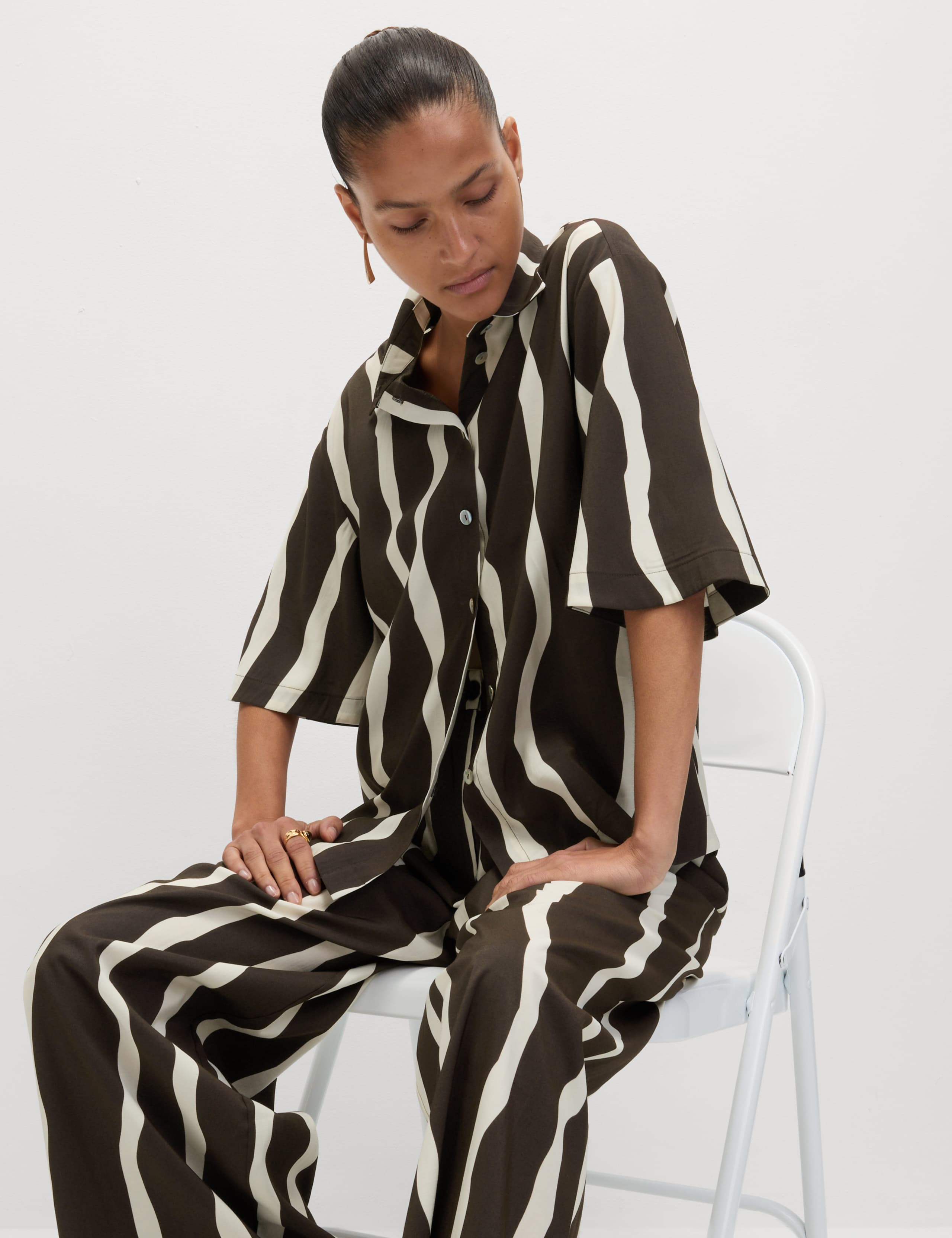 Printed Collared Oversized Resort Shirt 4 of 6