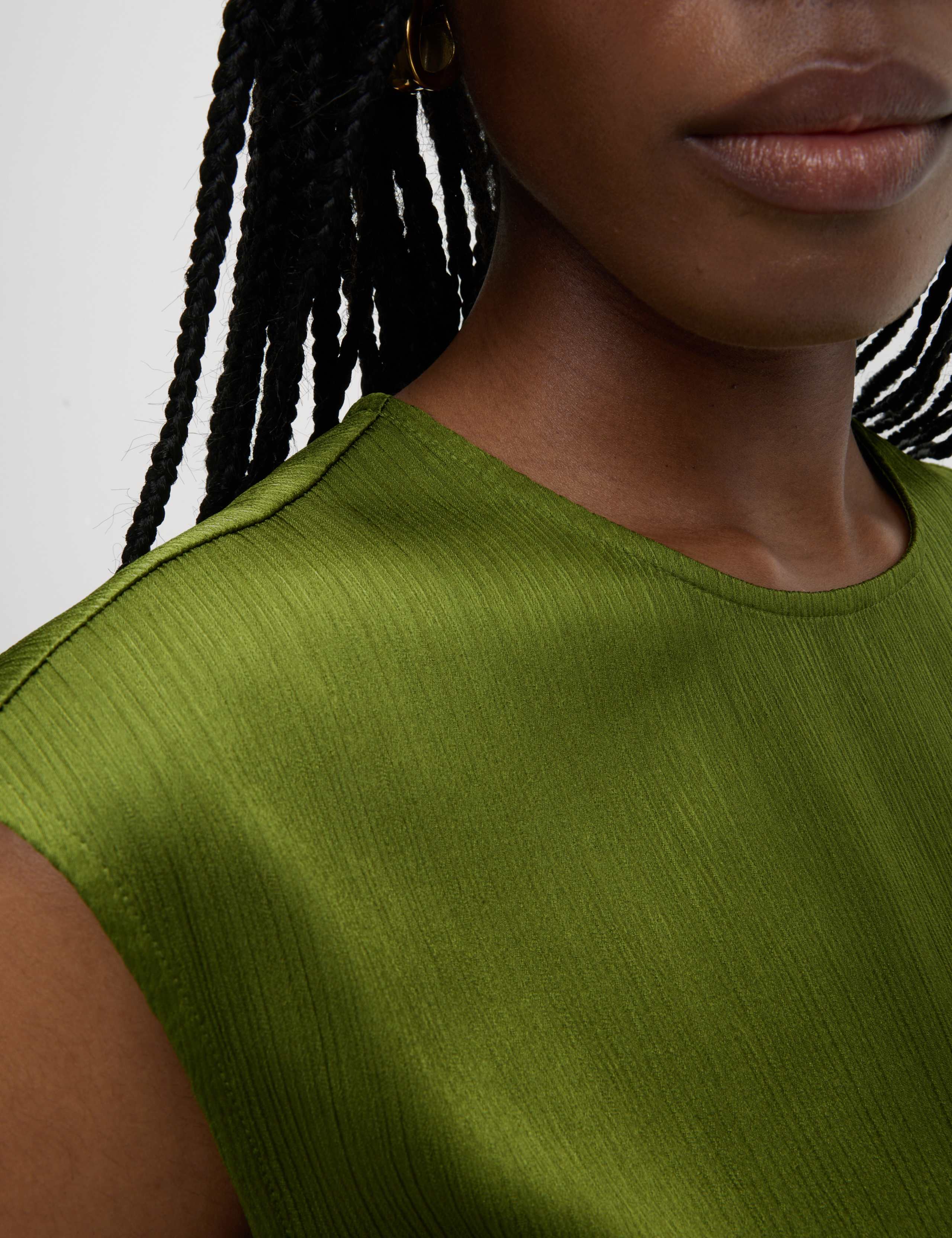Plisse Round Neck Sleeveless Top 3 of 7