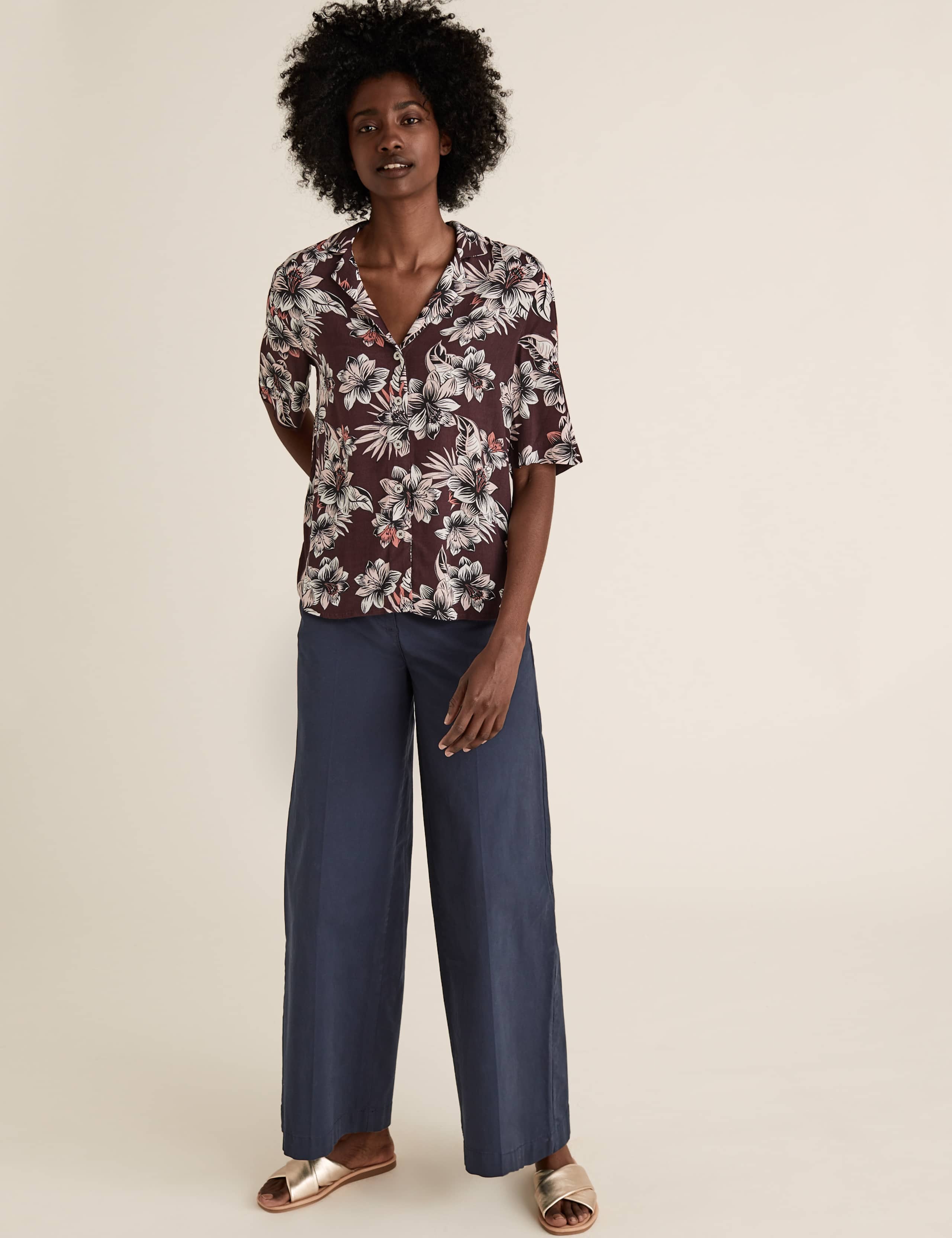 Floral V-Neck Short Sleeve Shirt 3 of 5