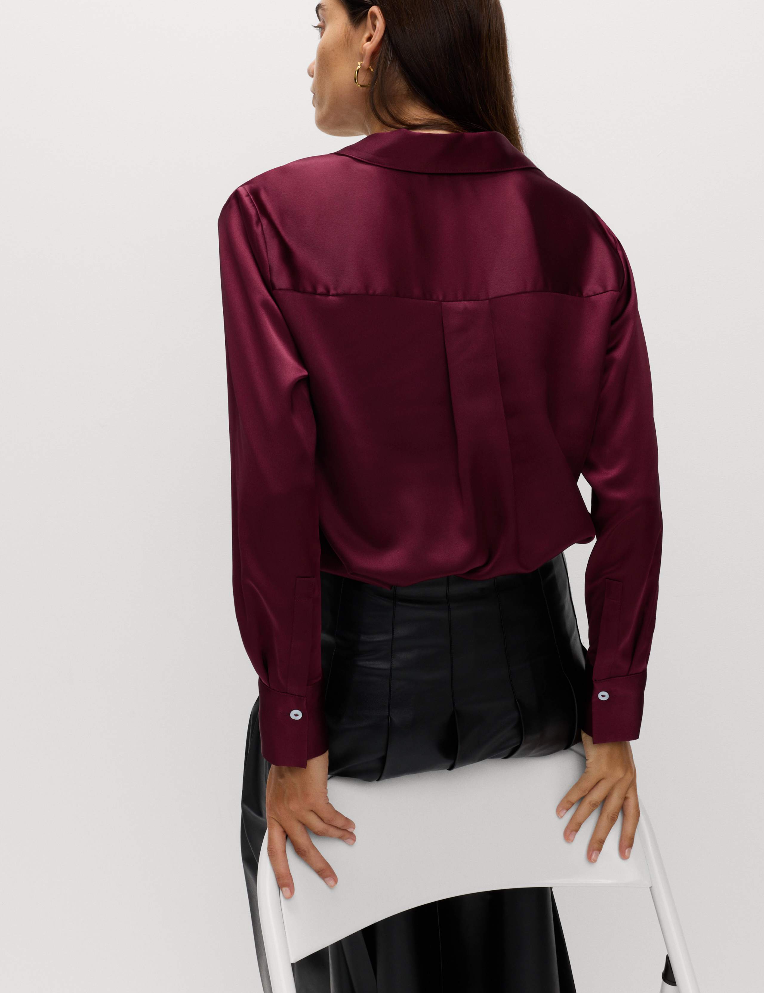 Satin Collared V-Neck Button Through Shirt 6 of 6