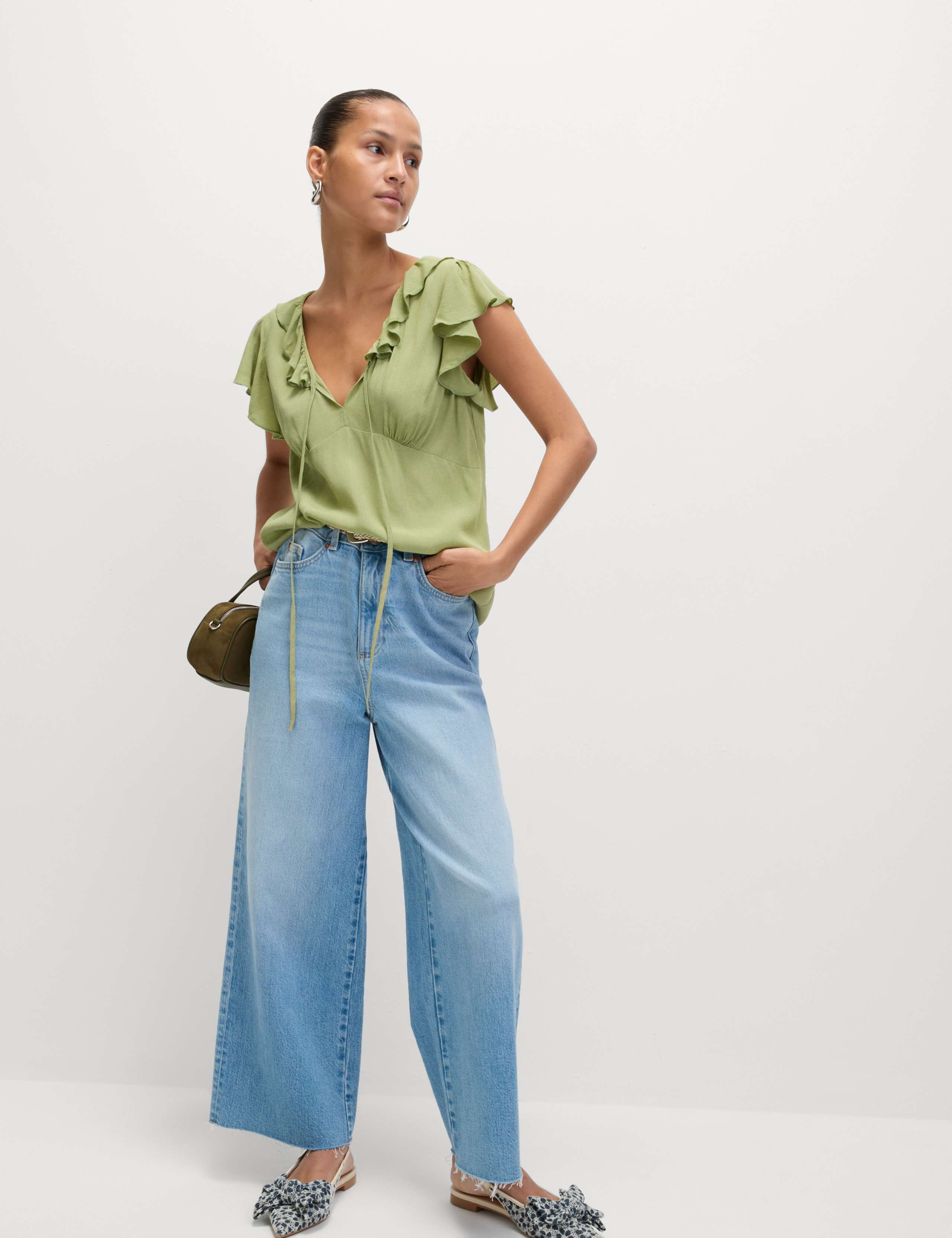 V-Neck Frill Detail Top 3 of 5