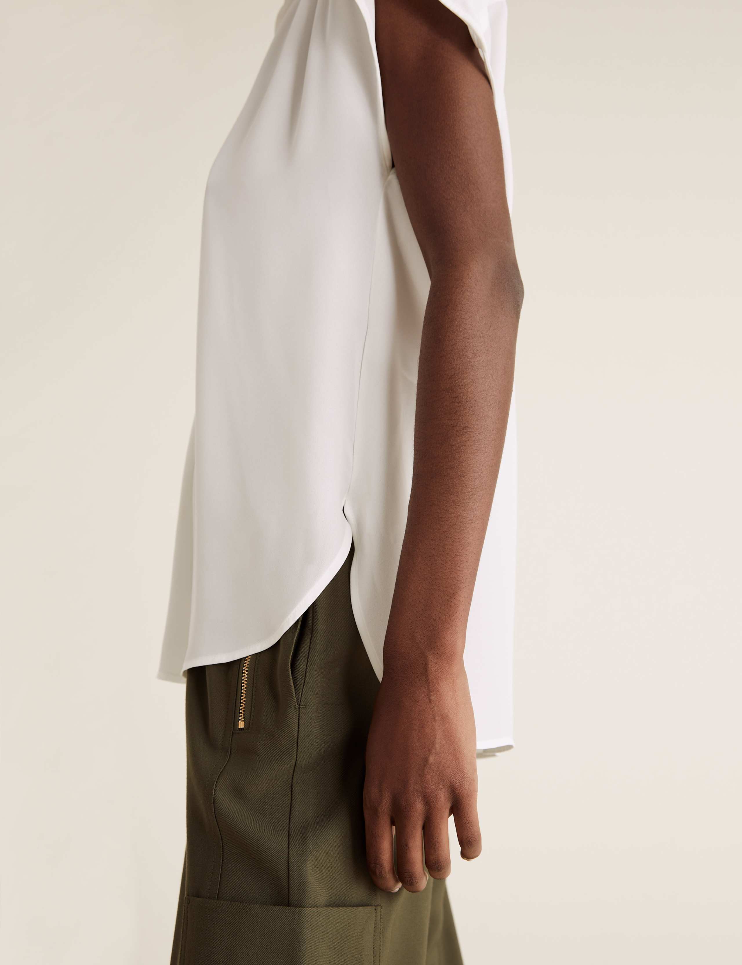 Collared Sleeveless Shell Top 3 of 6