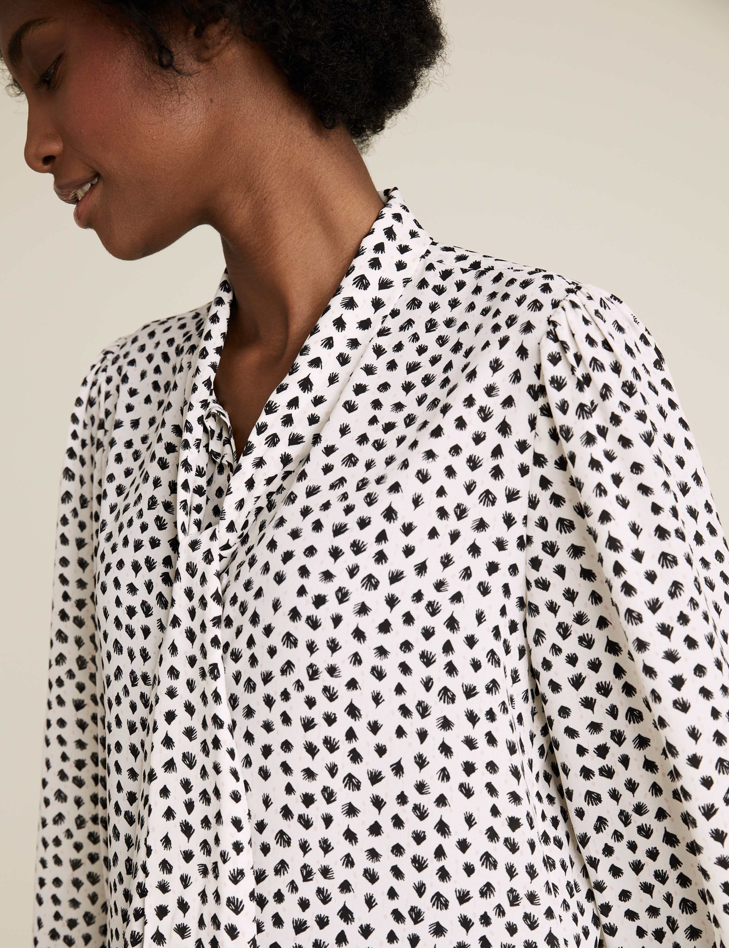 Printed Pussybow Puff Sleeve Blouse 5 of 5