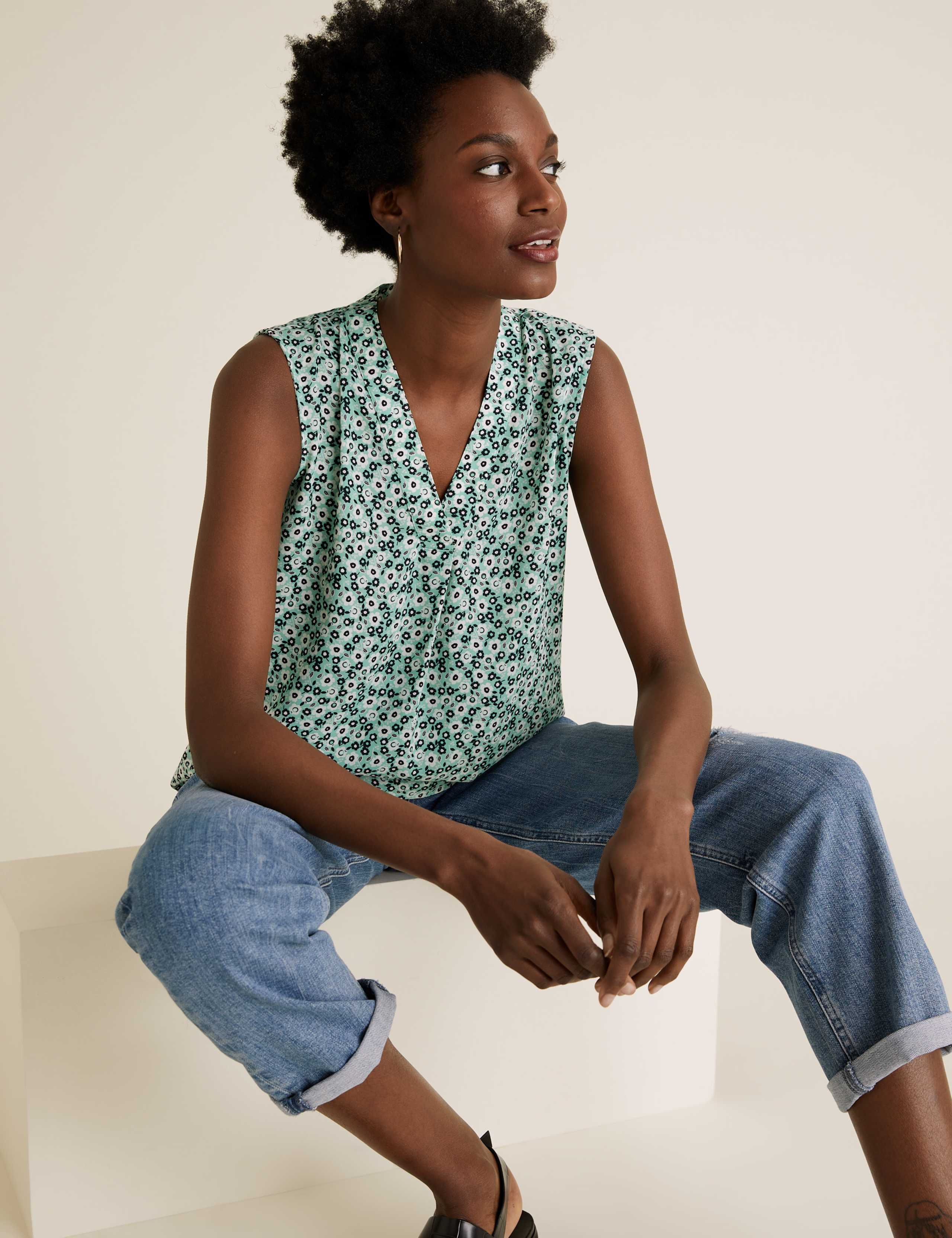 Ditsy Floral V-Neck Sleeveless Shell Top 1 of 5