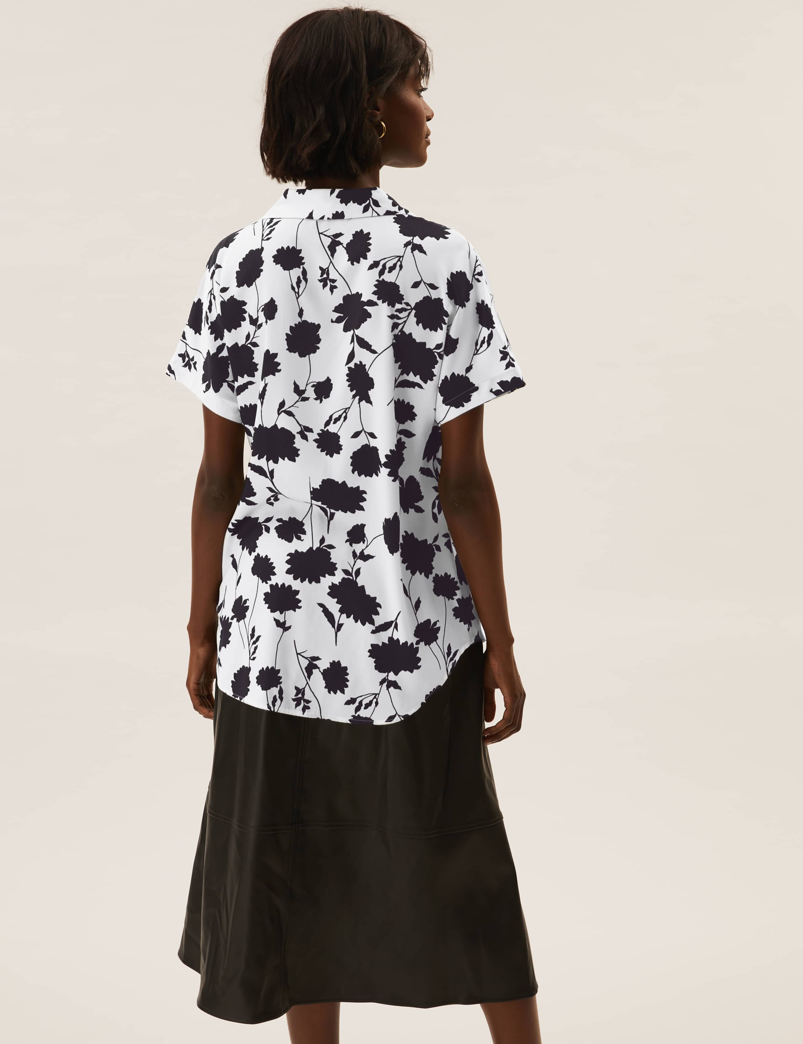 Floral Collared Short Sleeve Popover Blouse 3 of 5