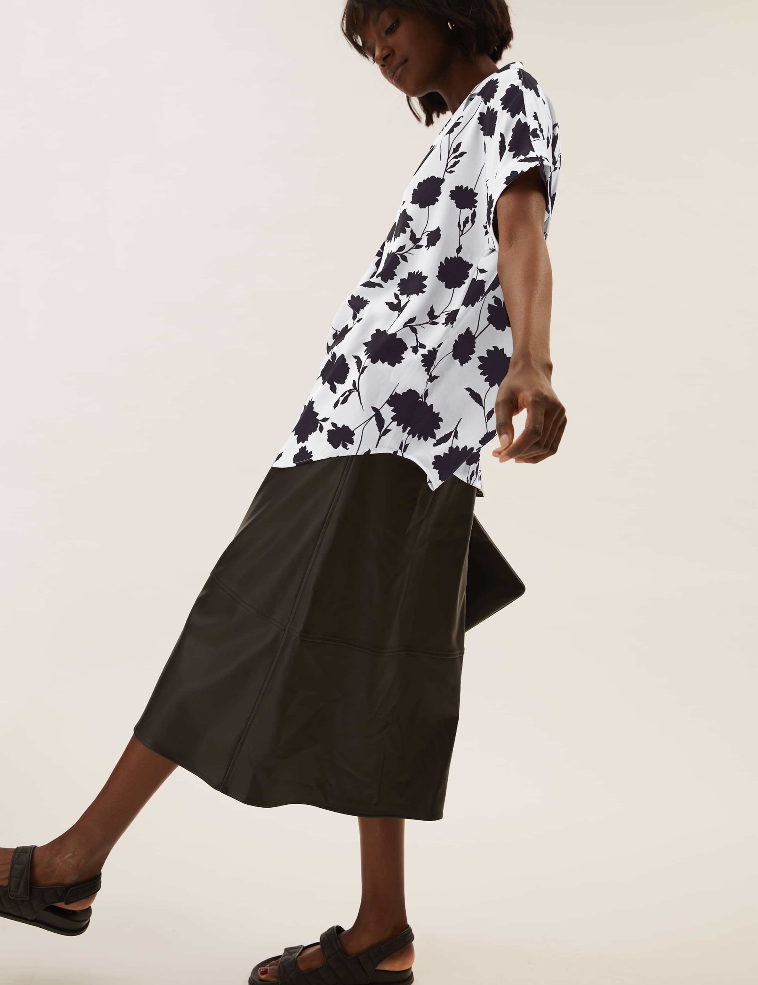 Floral Collared Short Sleeve Popover Blouse 5 of 5