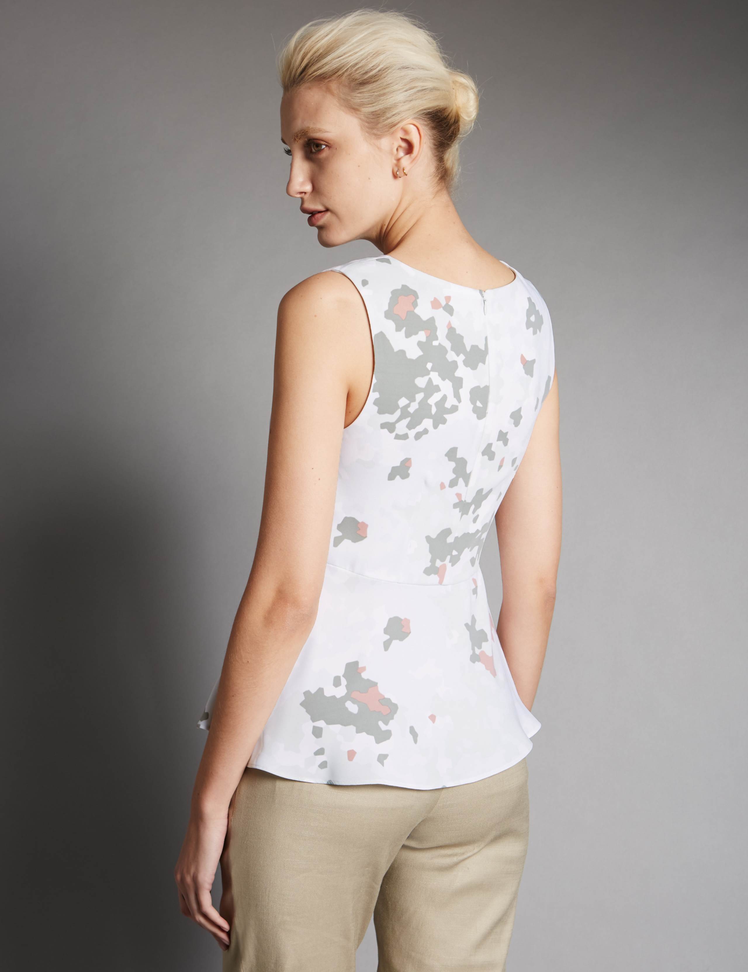Romantic Floral Print Tunic 3 of 3
