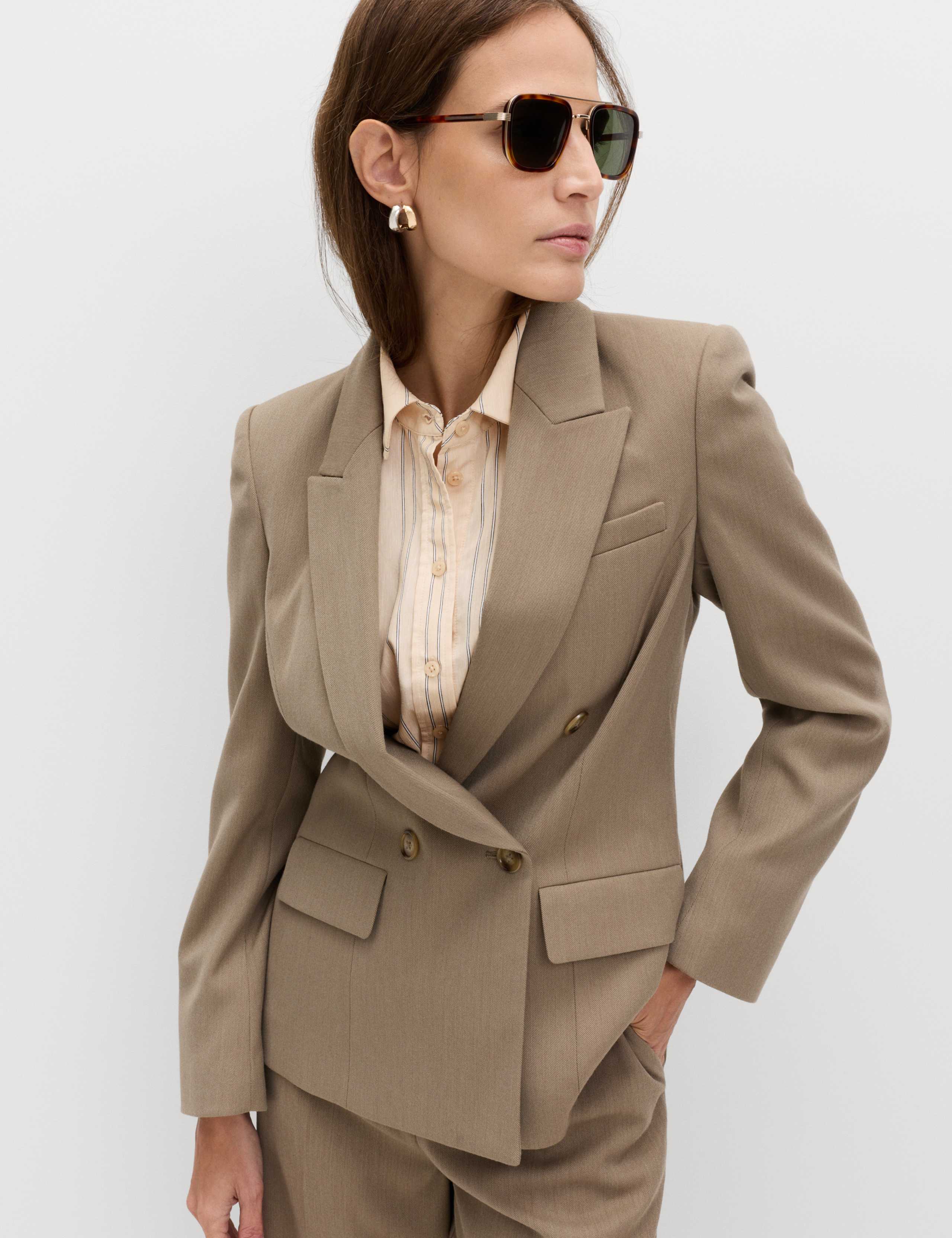 Striped Collared Shirt with Linen 4 of 7