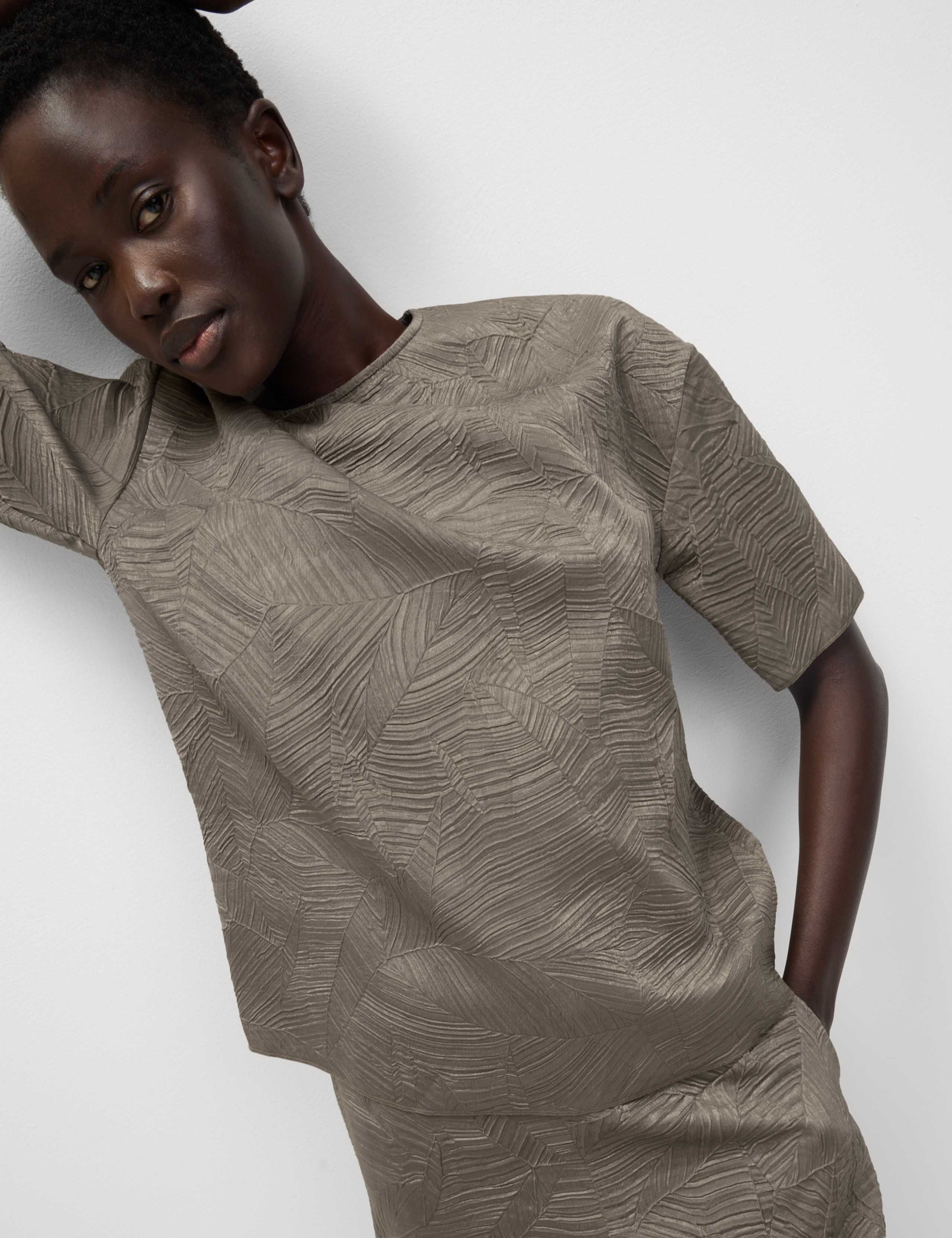 Textured Round Neck T-Shirt 4 of 6