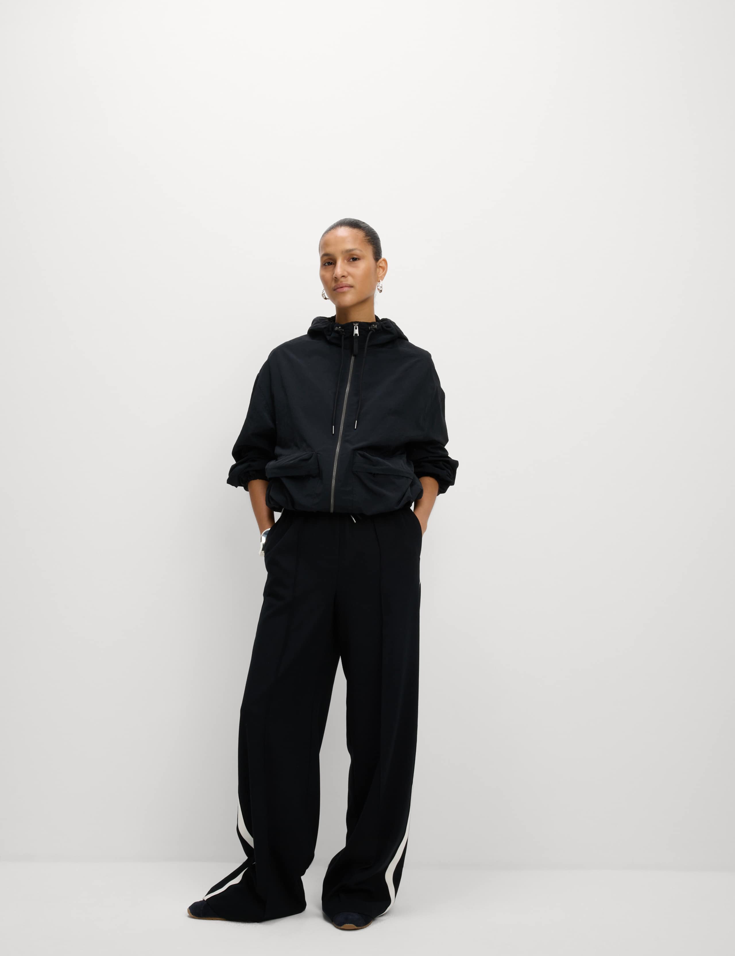 Lightweight Hooded Rain Jacket 3 of 7