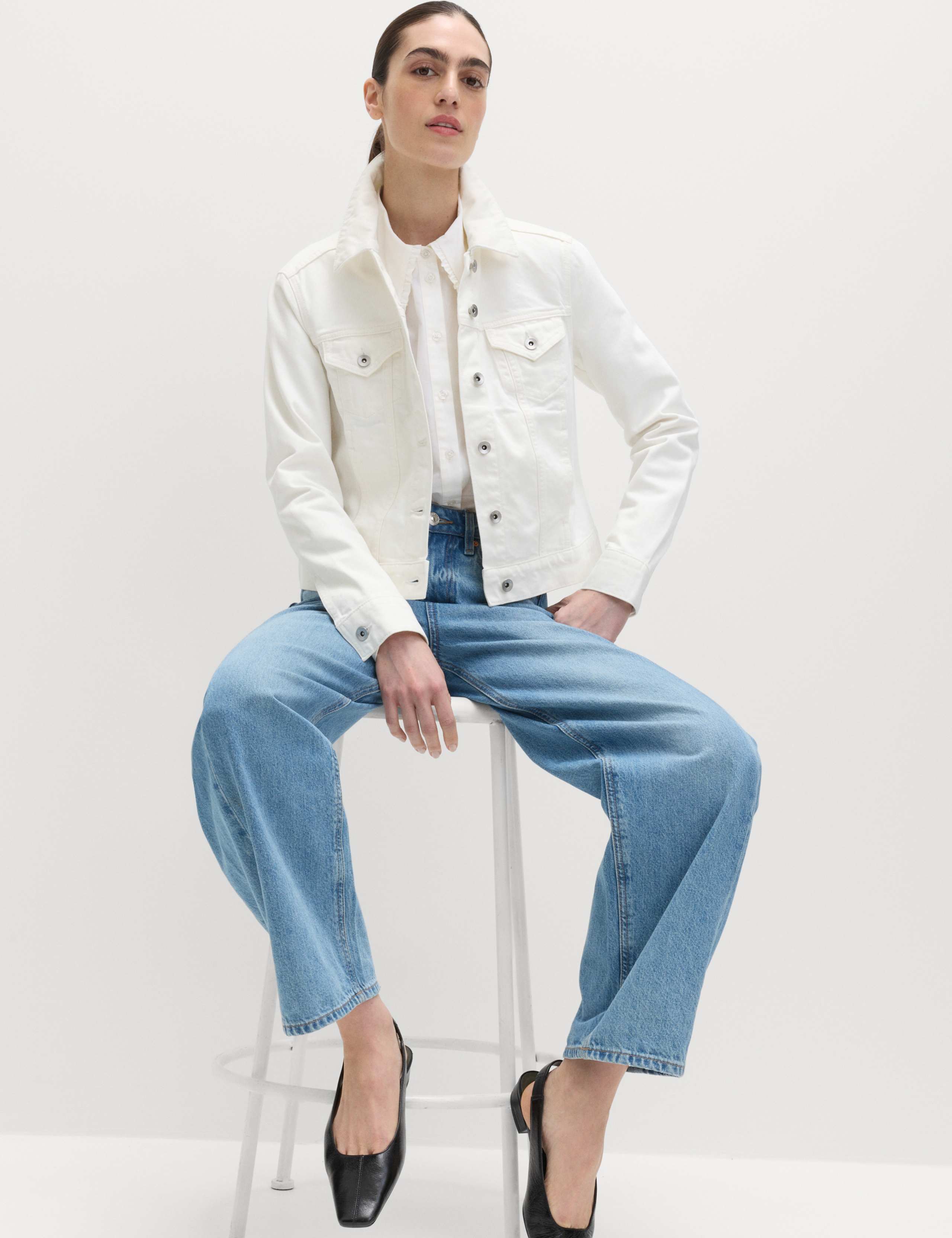 Denim Collared Short Trucker Jacket 4 of 6