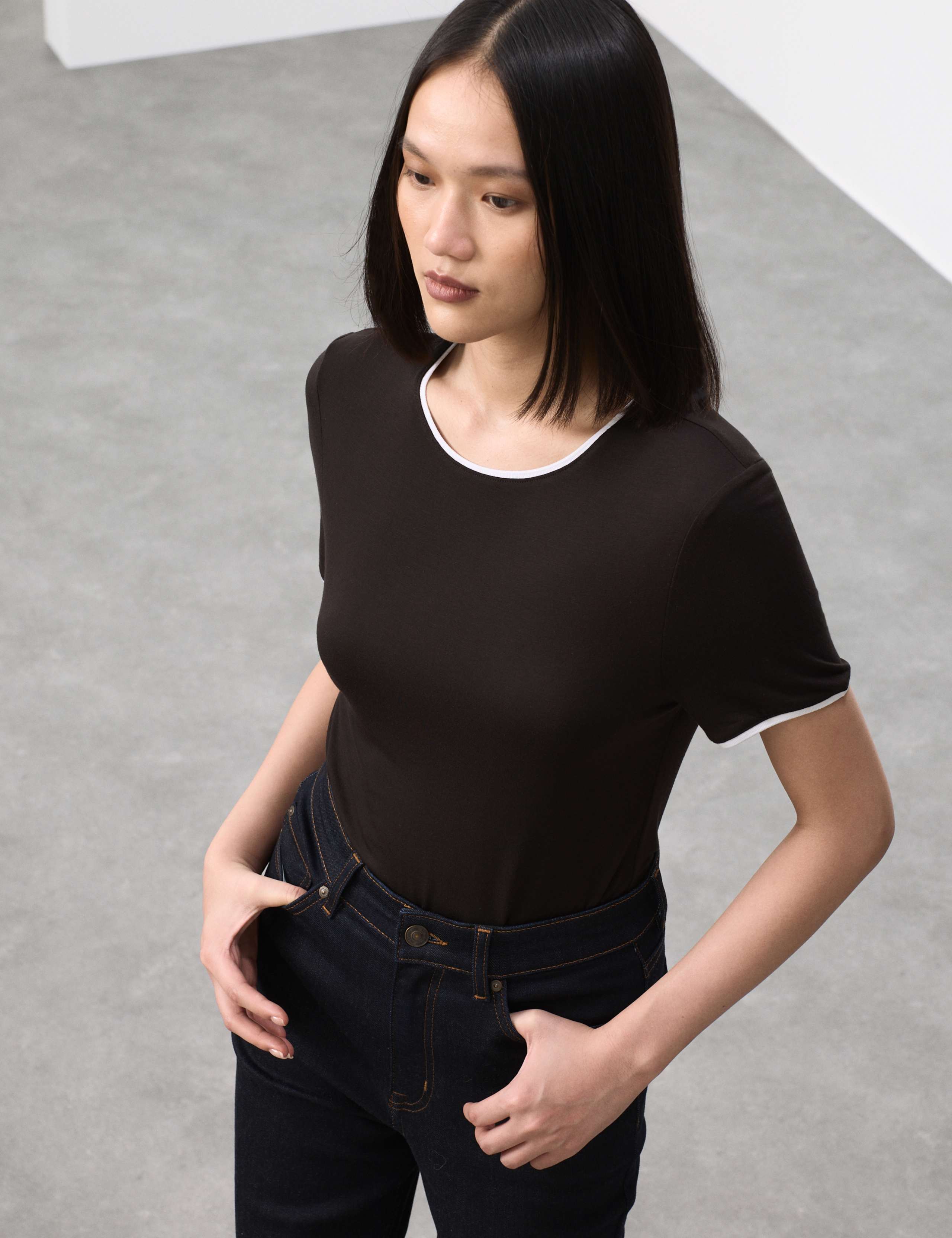 Jersey Contrast Slim Fit T-Shirt 4 of 5