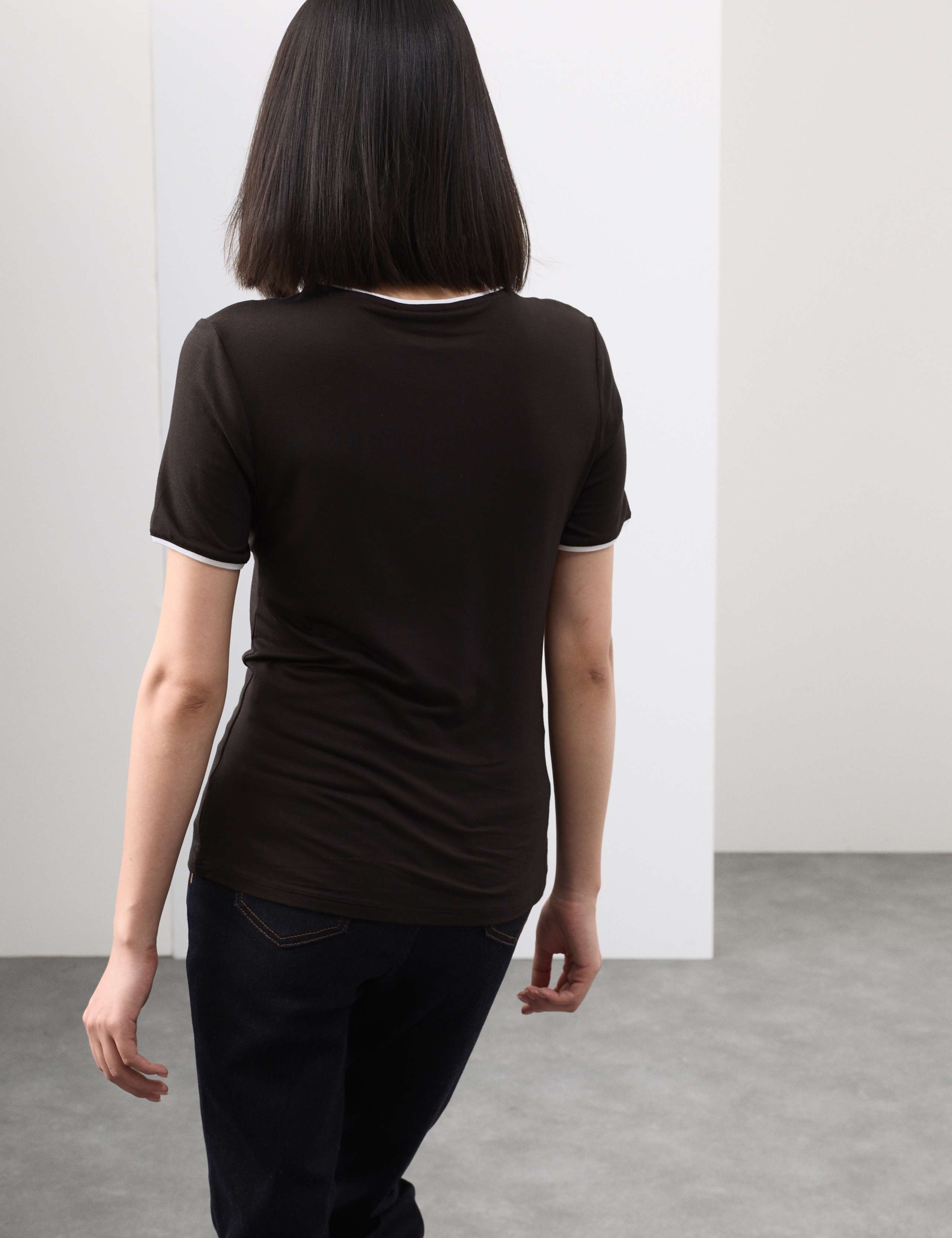 Jersey Contrast Slim Fit T-Shirt 5 of 5