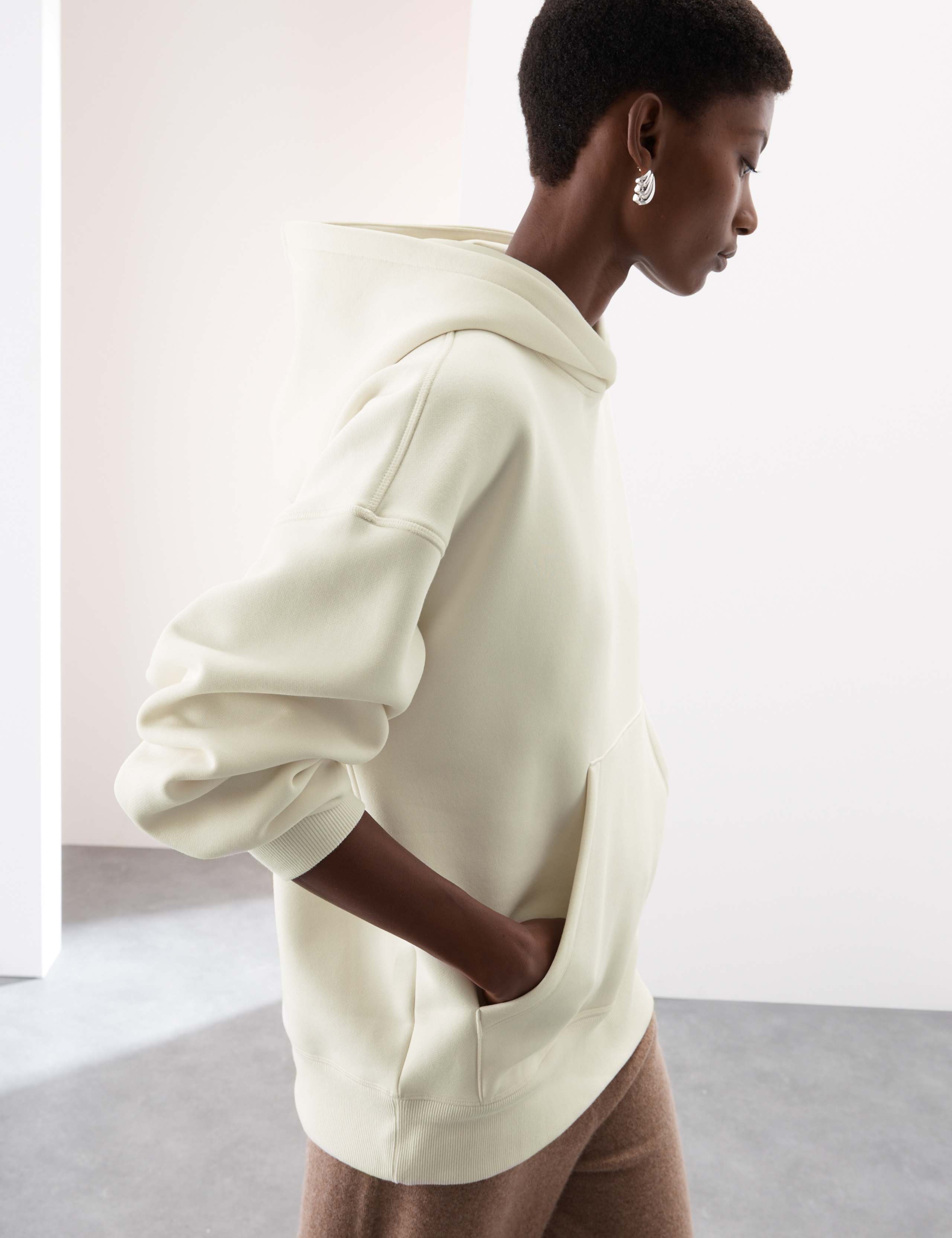 Brushed Cotton Blend Relaxed Hoodie 6 of 7