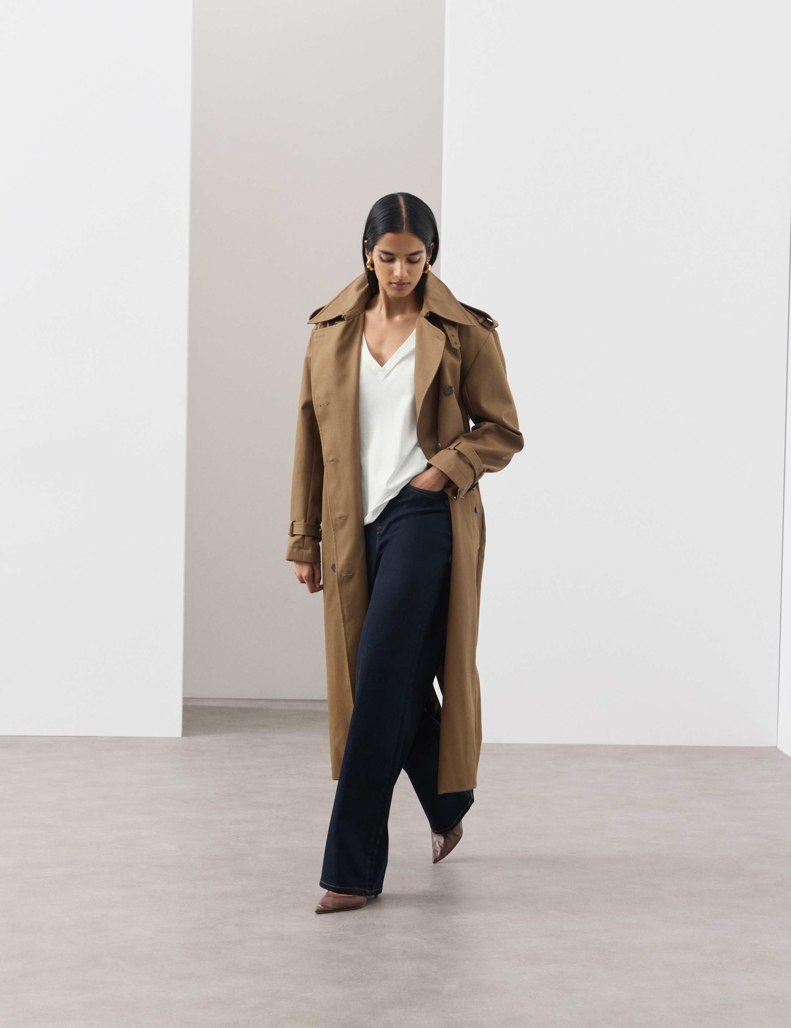 Pure Supima™ Cotton V-Neck T-shirt 3 of 7