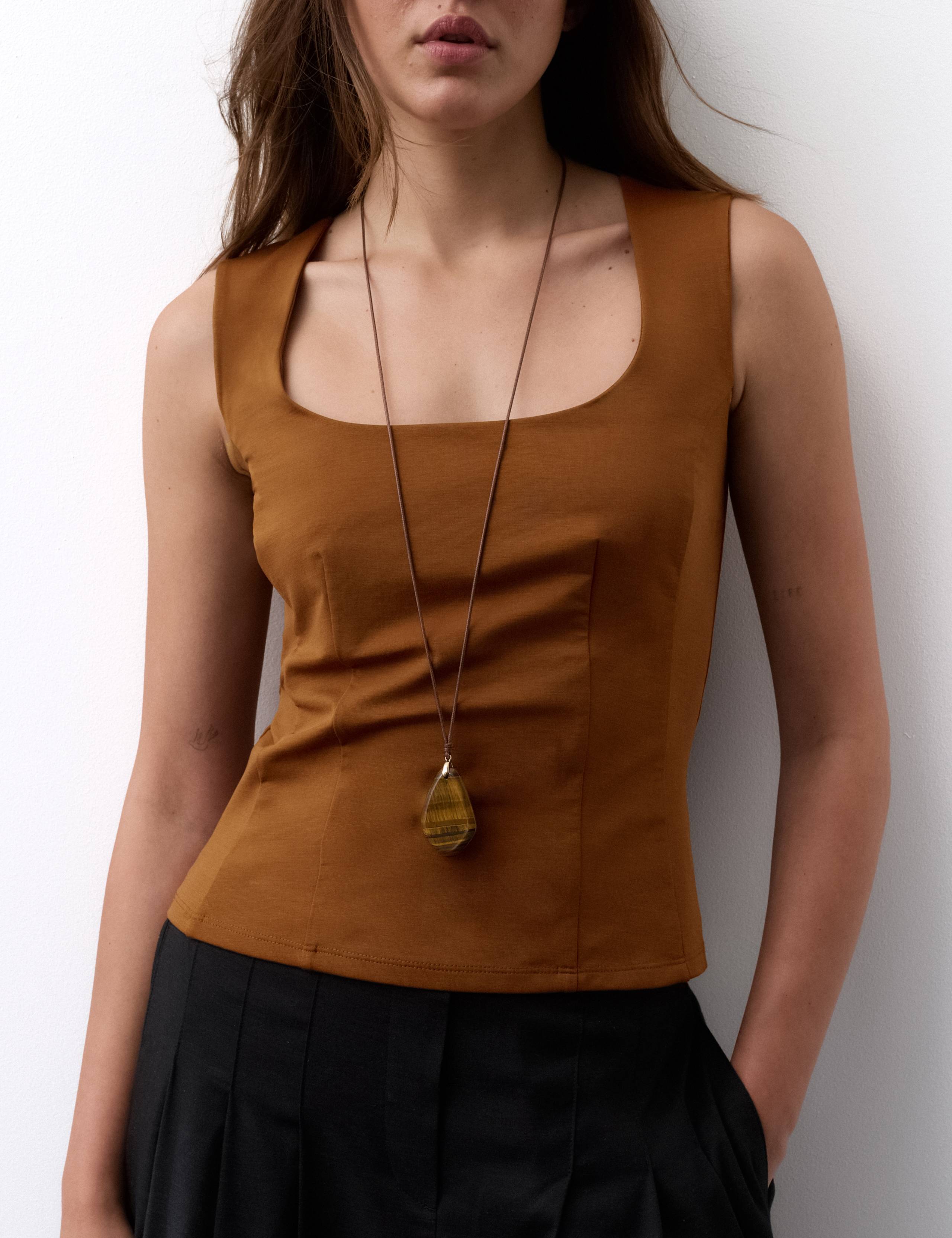 Lyocell Rich Scoop Neck Fitted Vest 5 of 6
