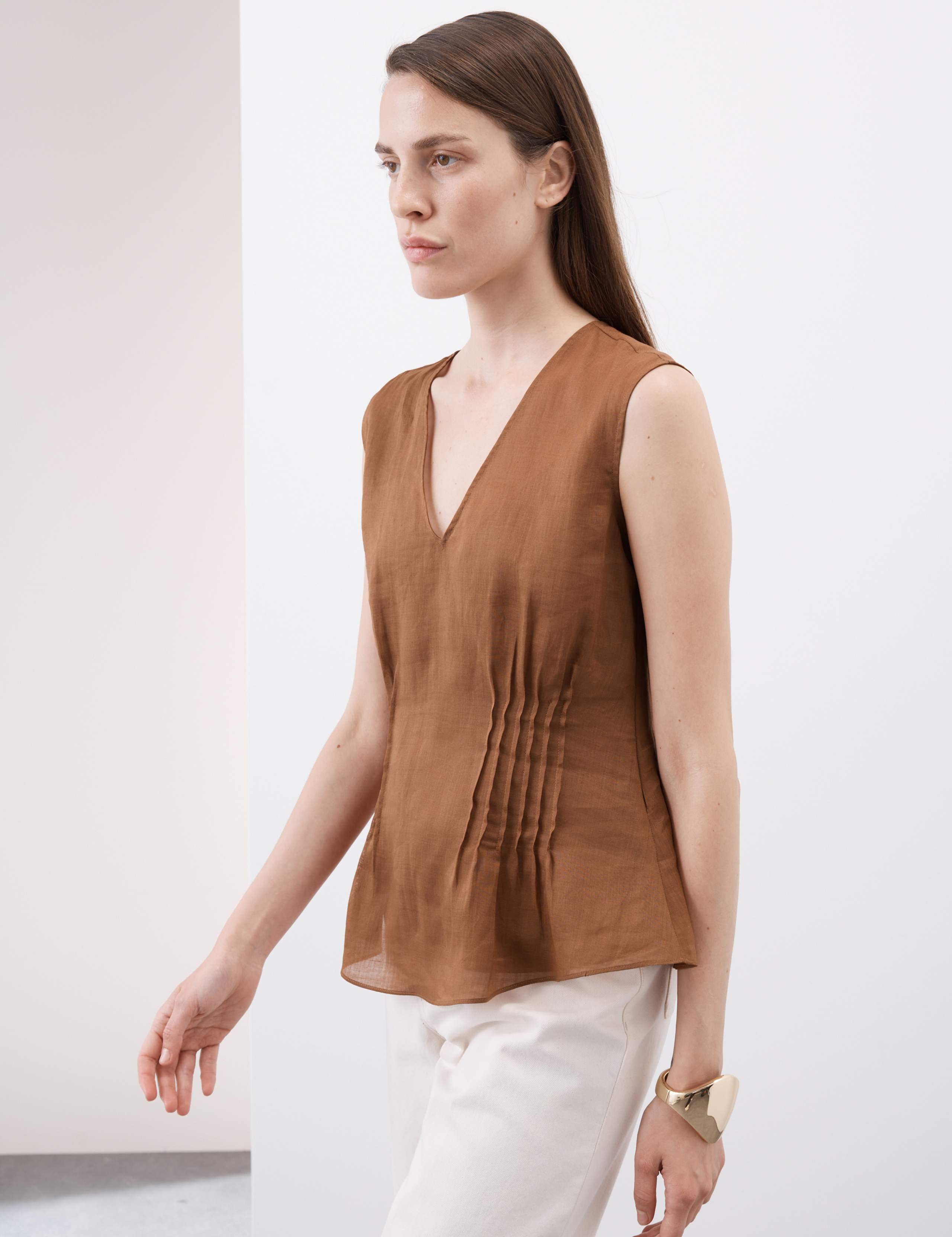 Pure Ramie V-Neck Pintuck Vest Top 1 of 5
