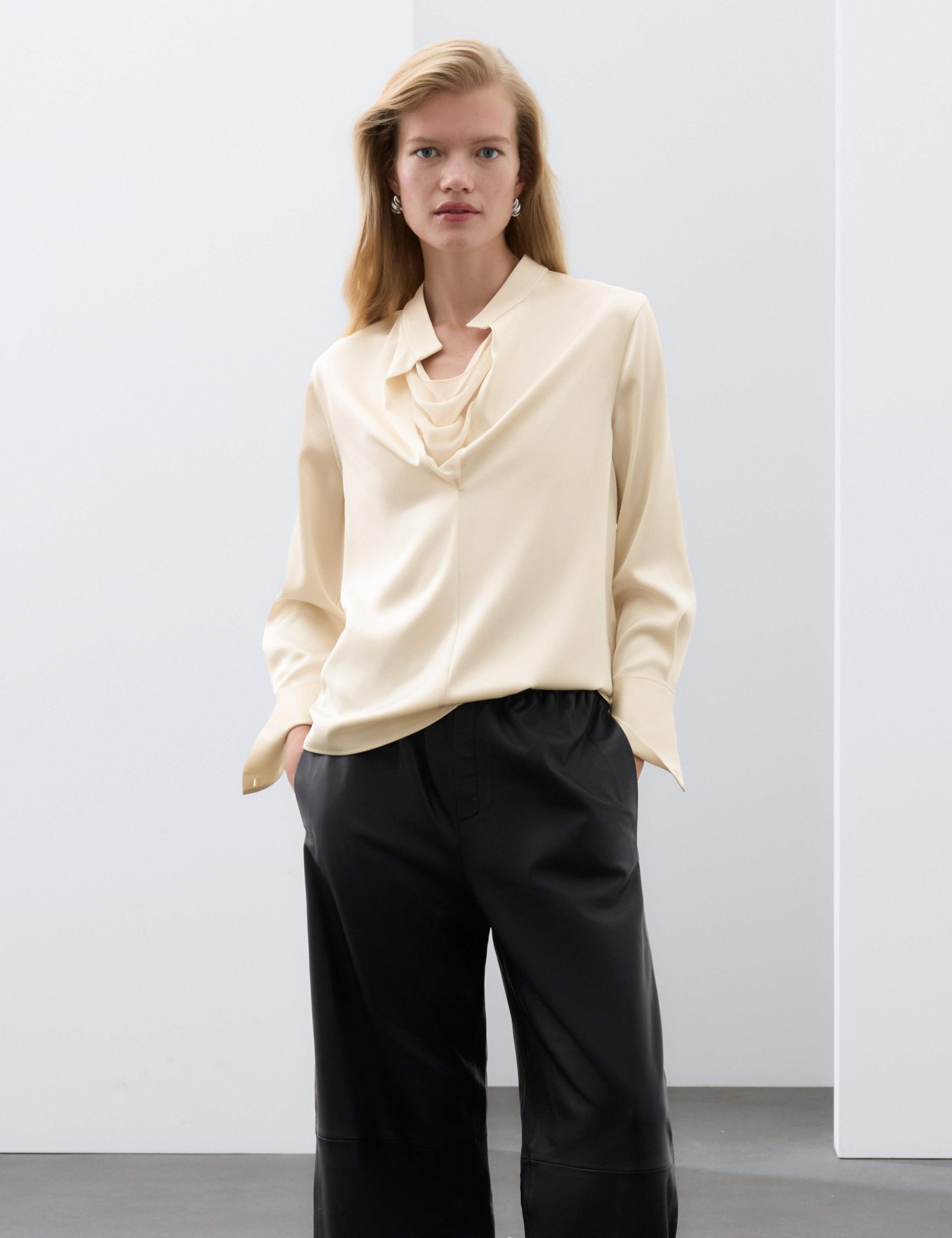 V Neck Cowl Insert Blouse 4 of 8