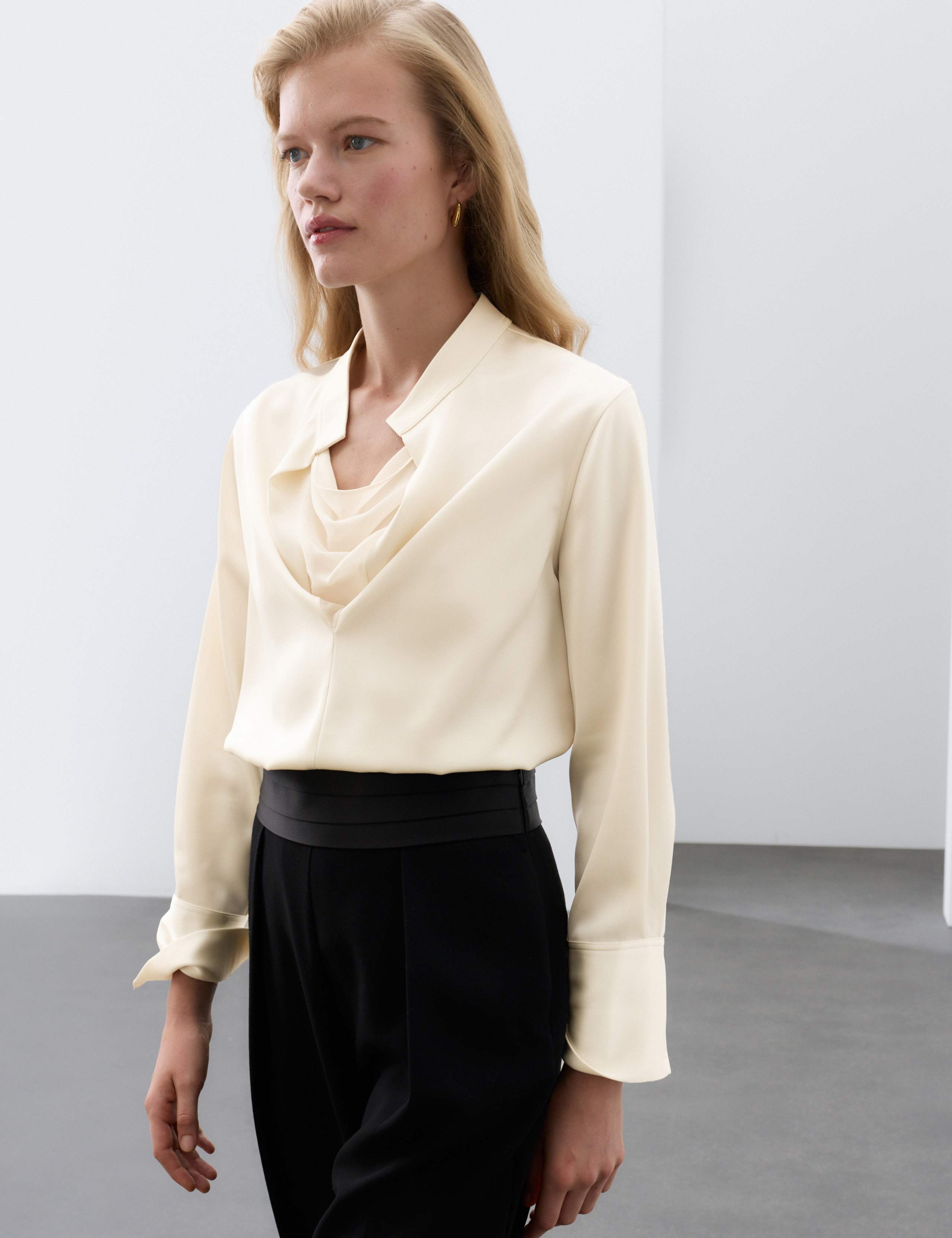 V Neck Cowl Insert Blouse 6 of 8