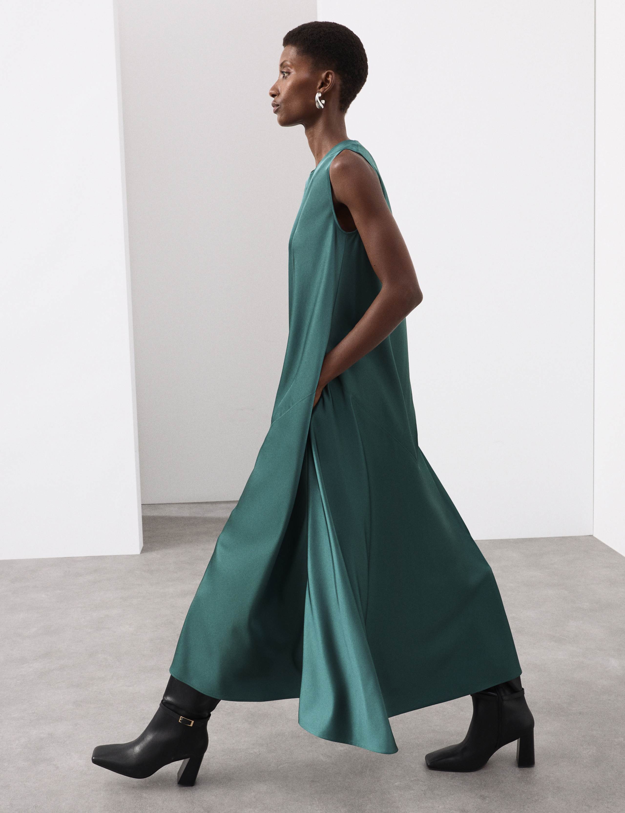 Lyocell Rich Round Neck Midaxi Swing Dress 1 of 7