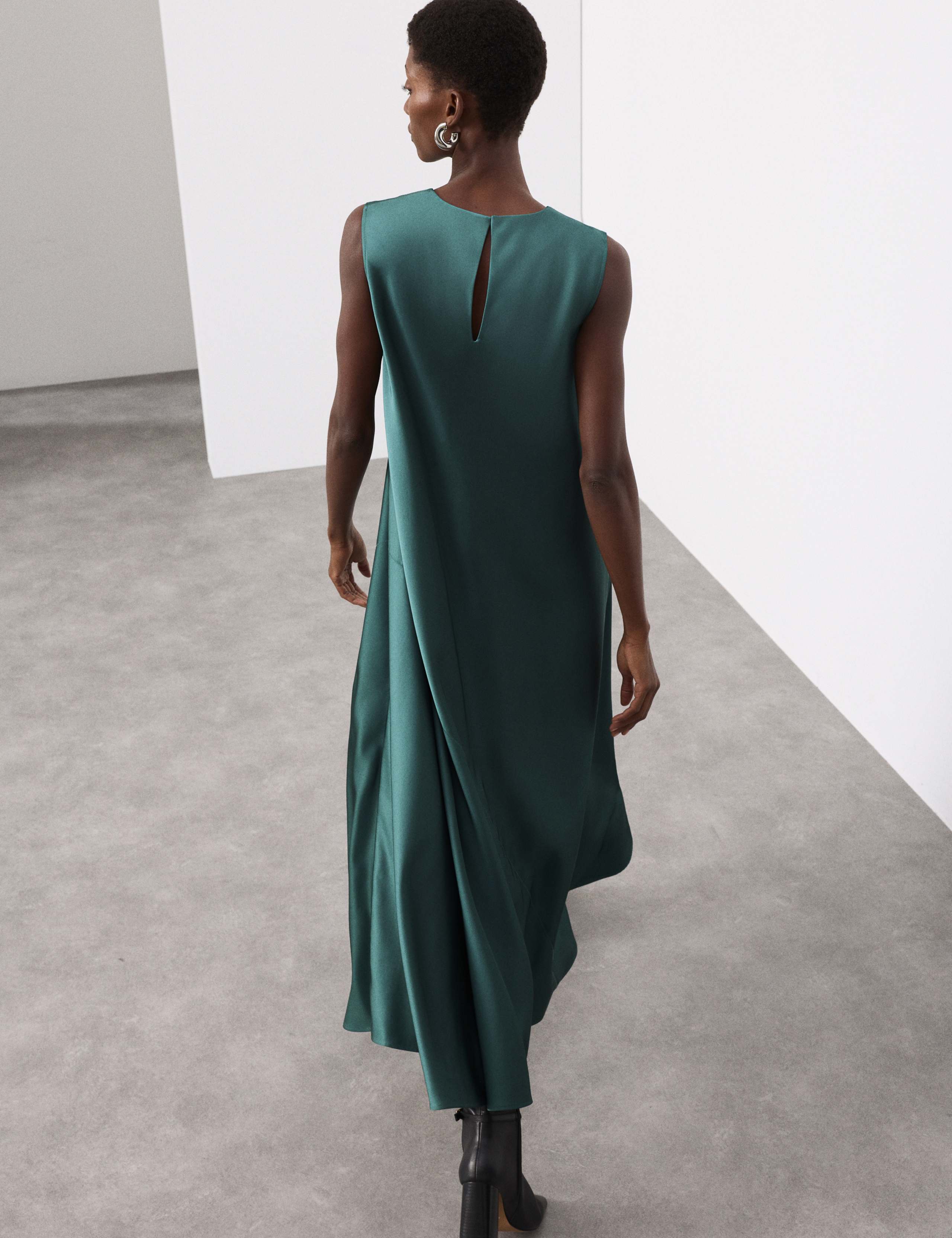 Lyocell Rich Round Neck Midaxi Swing Dress 4 of 7