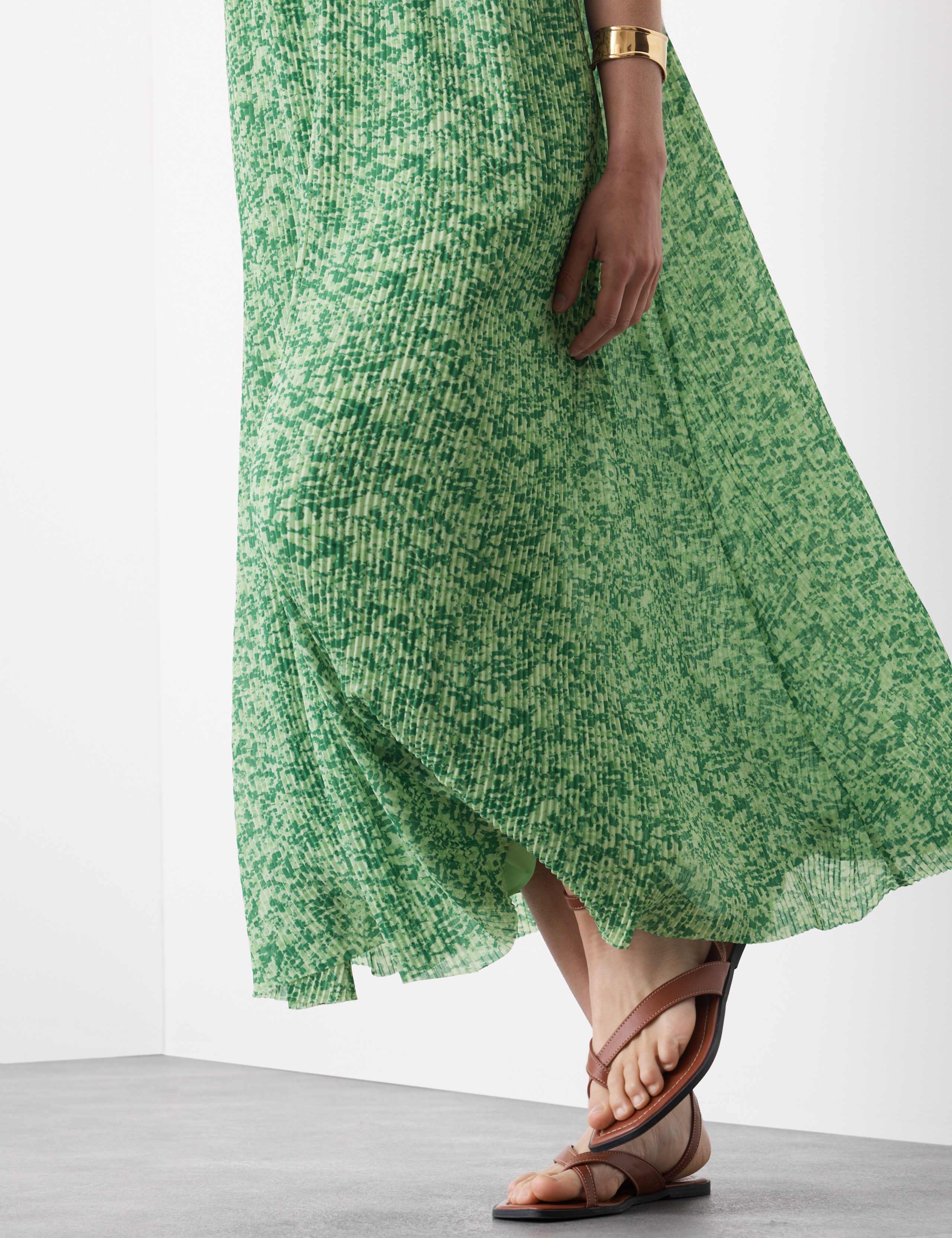 Plisse Printed V-Neck Midaxi Cami Dress 3 of 7