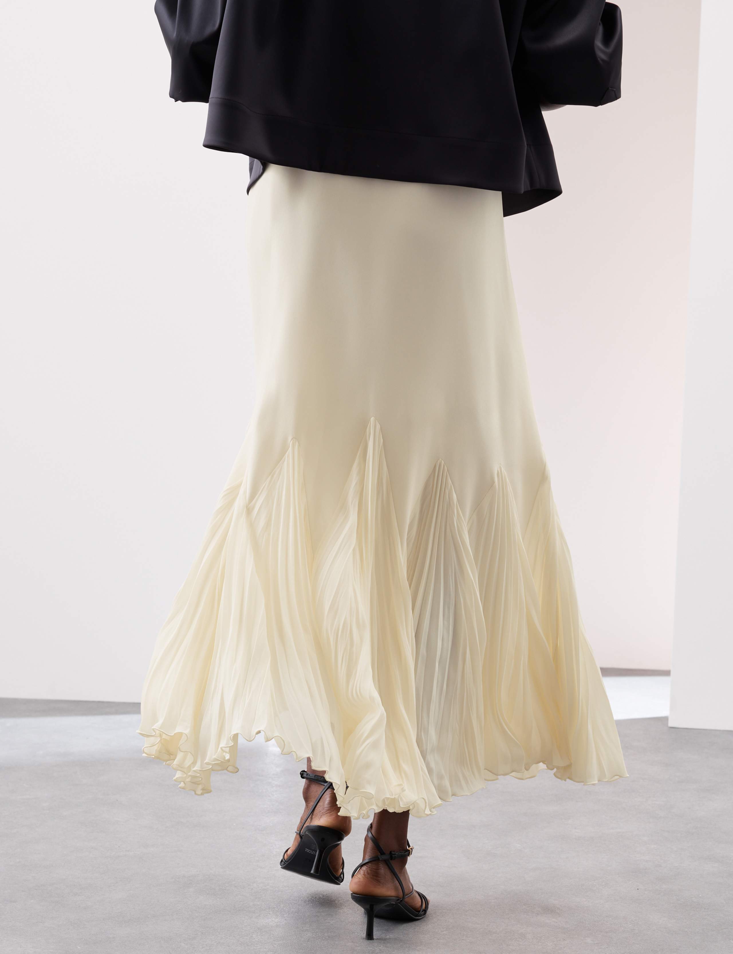 Godet Hem Maxi Dress 7 of 7