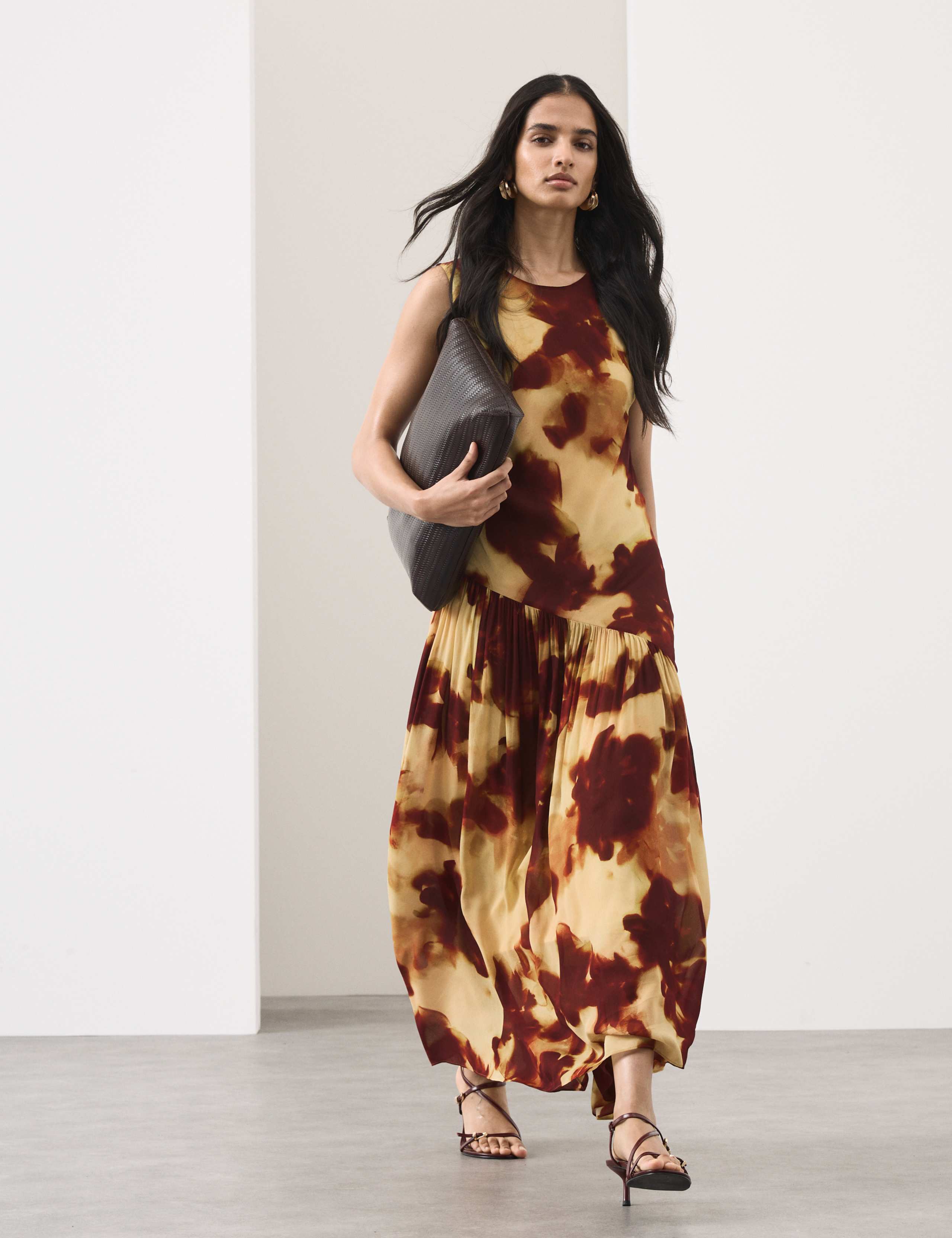 Printed Asymmetric Midaxi Dress 3 of 7