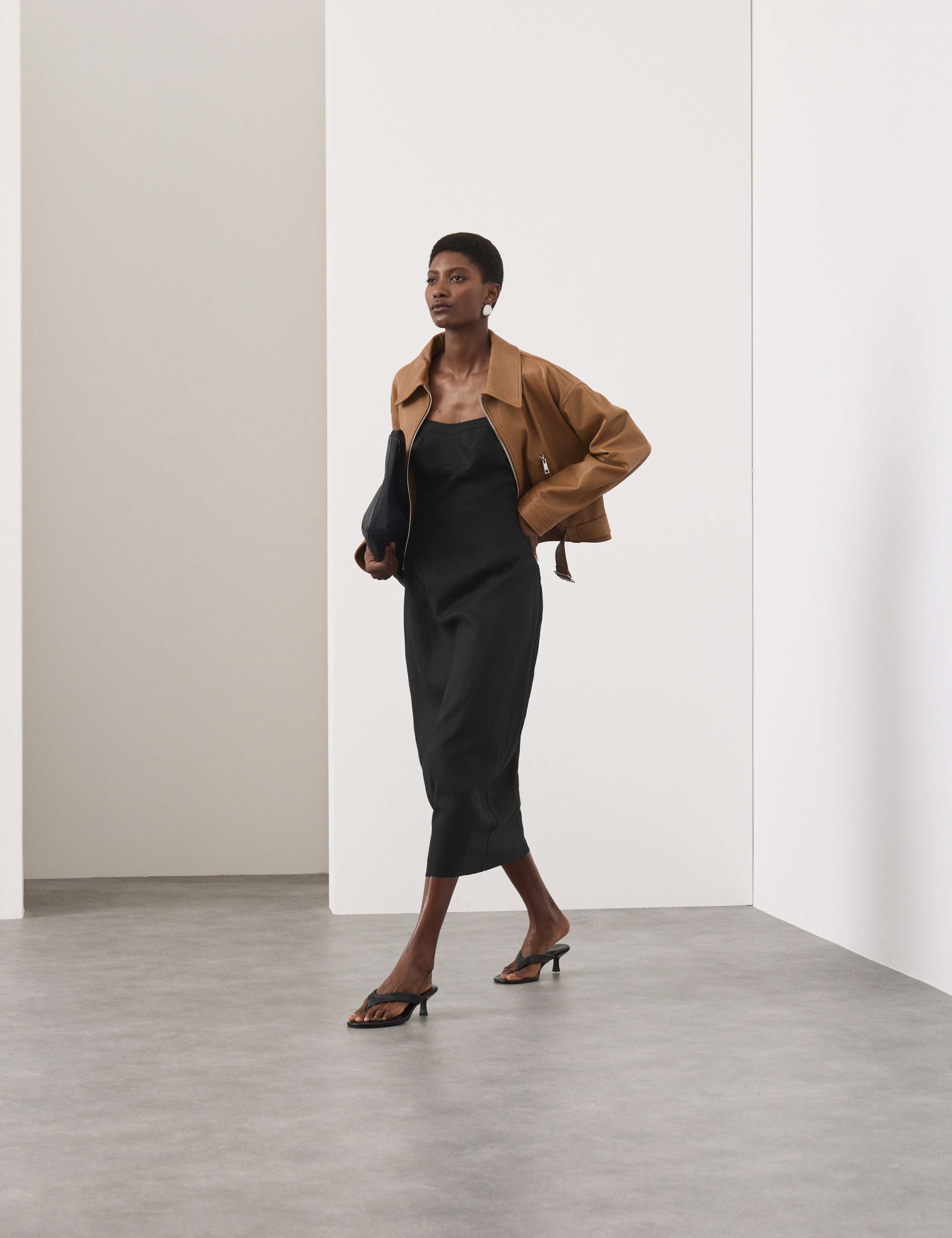 Pure Linen Structured Waisted Dress 5 of 7