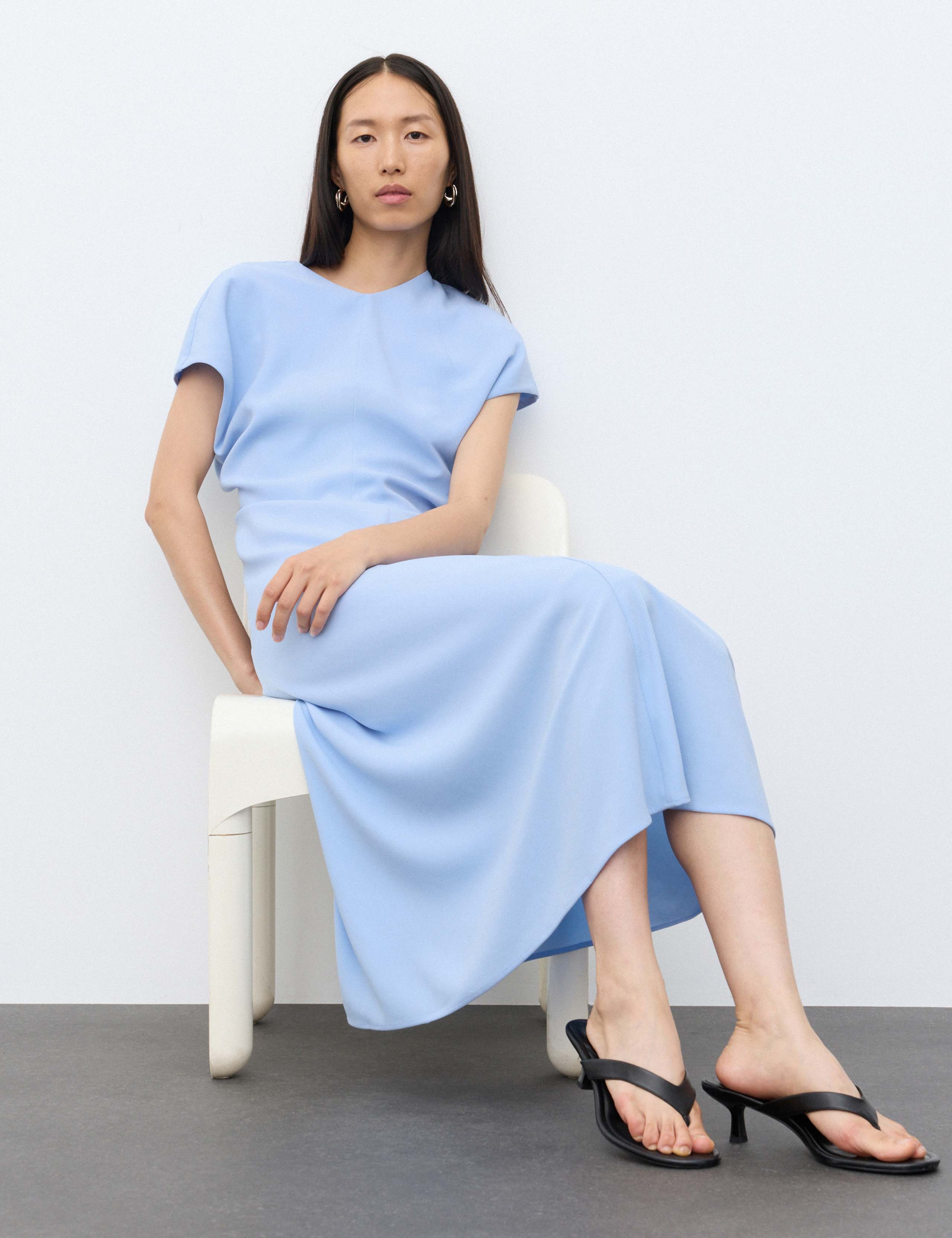 V-Neck Midi Waisted Dress 4 of 7