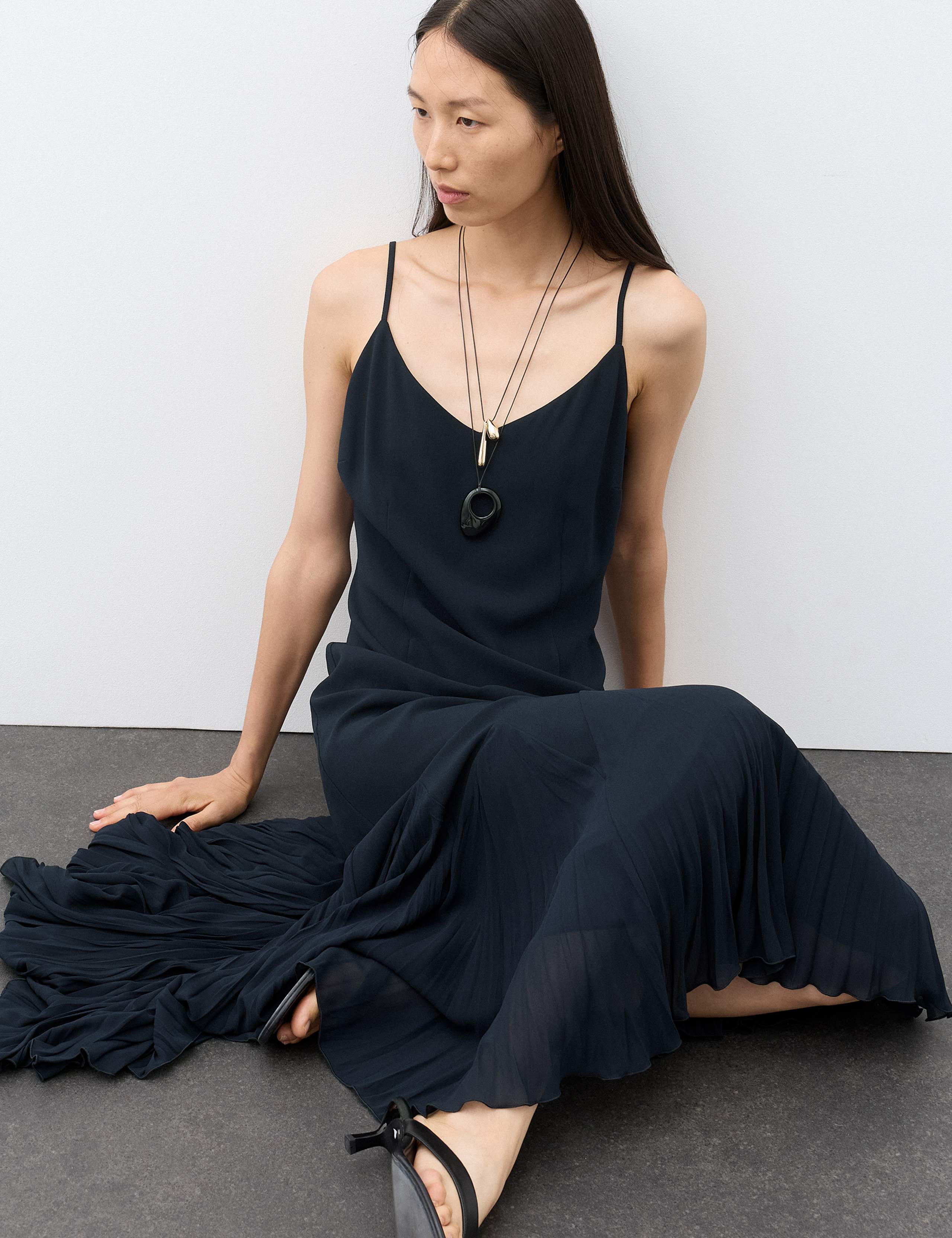 V-Neck Pleat Detail Maxi Slip Dress 4 of 7