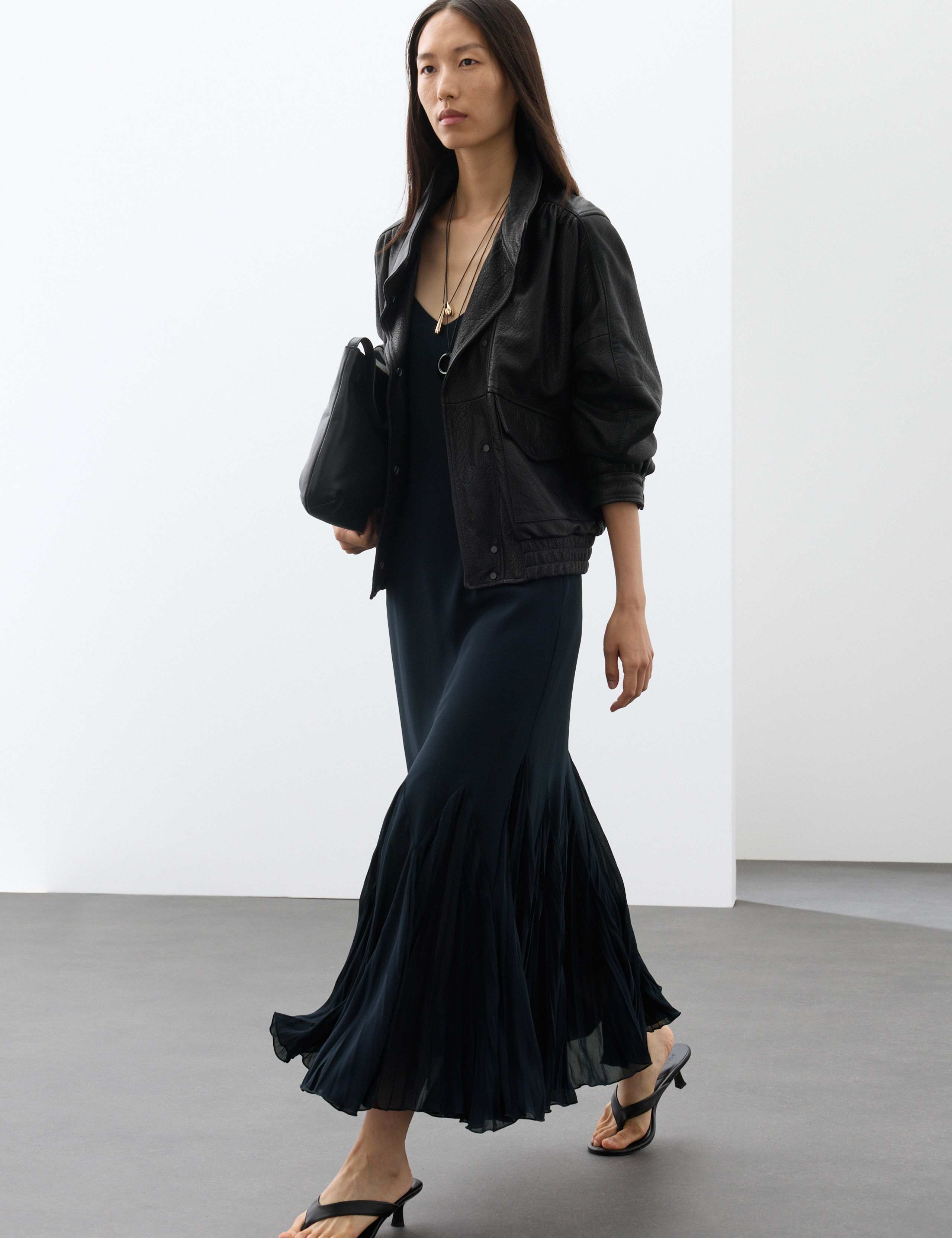 V-Neck Pleat Detail Maxi Slip Dress 5 of 7