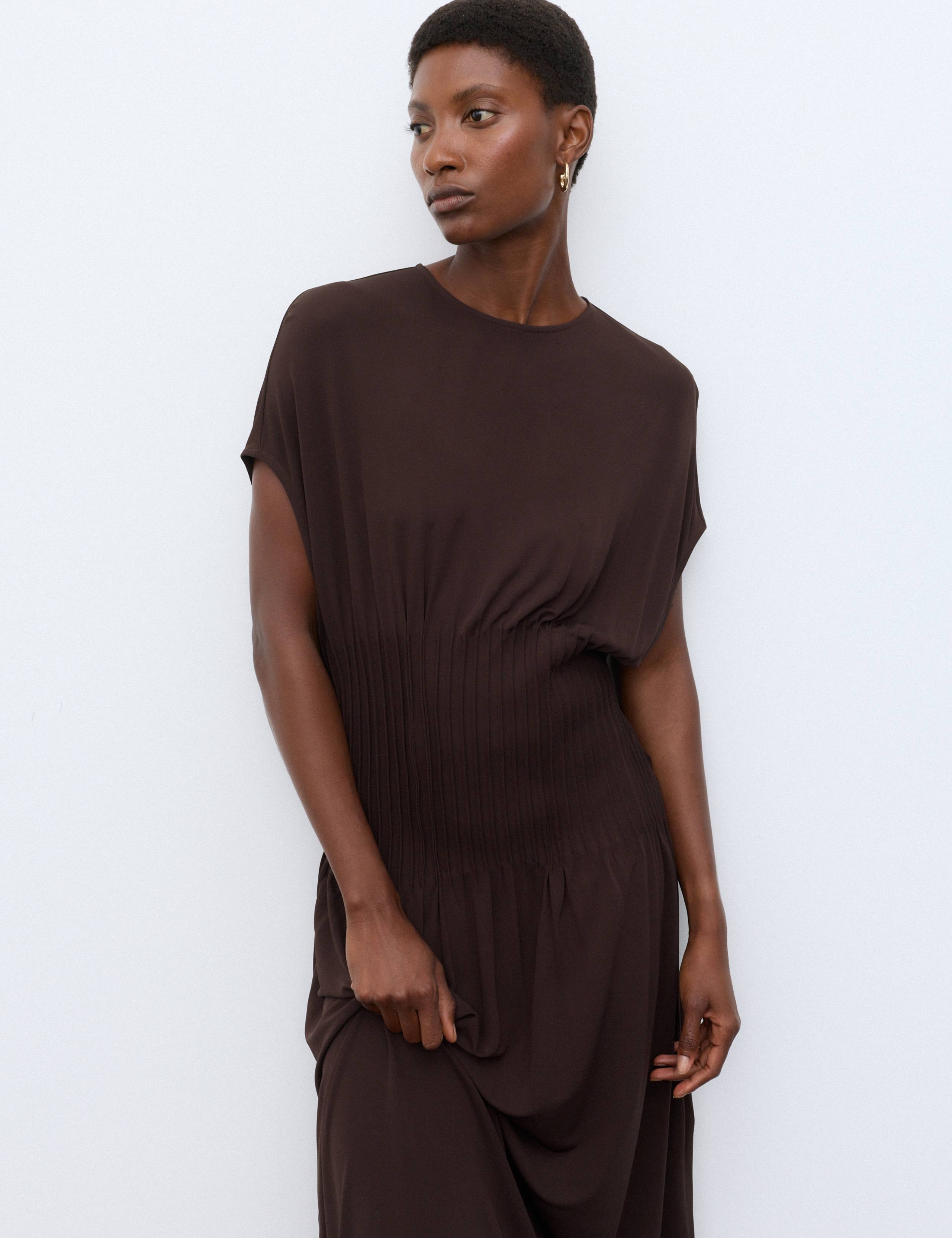 Jersey Pintuck Maxi Dress 6 of 7